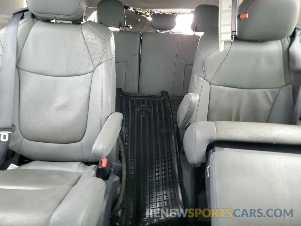 10 fotografías del automóvil dañado 5TDZSKFCXPS095334 TOYOTA SIENNA 2023