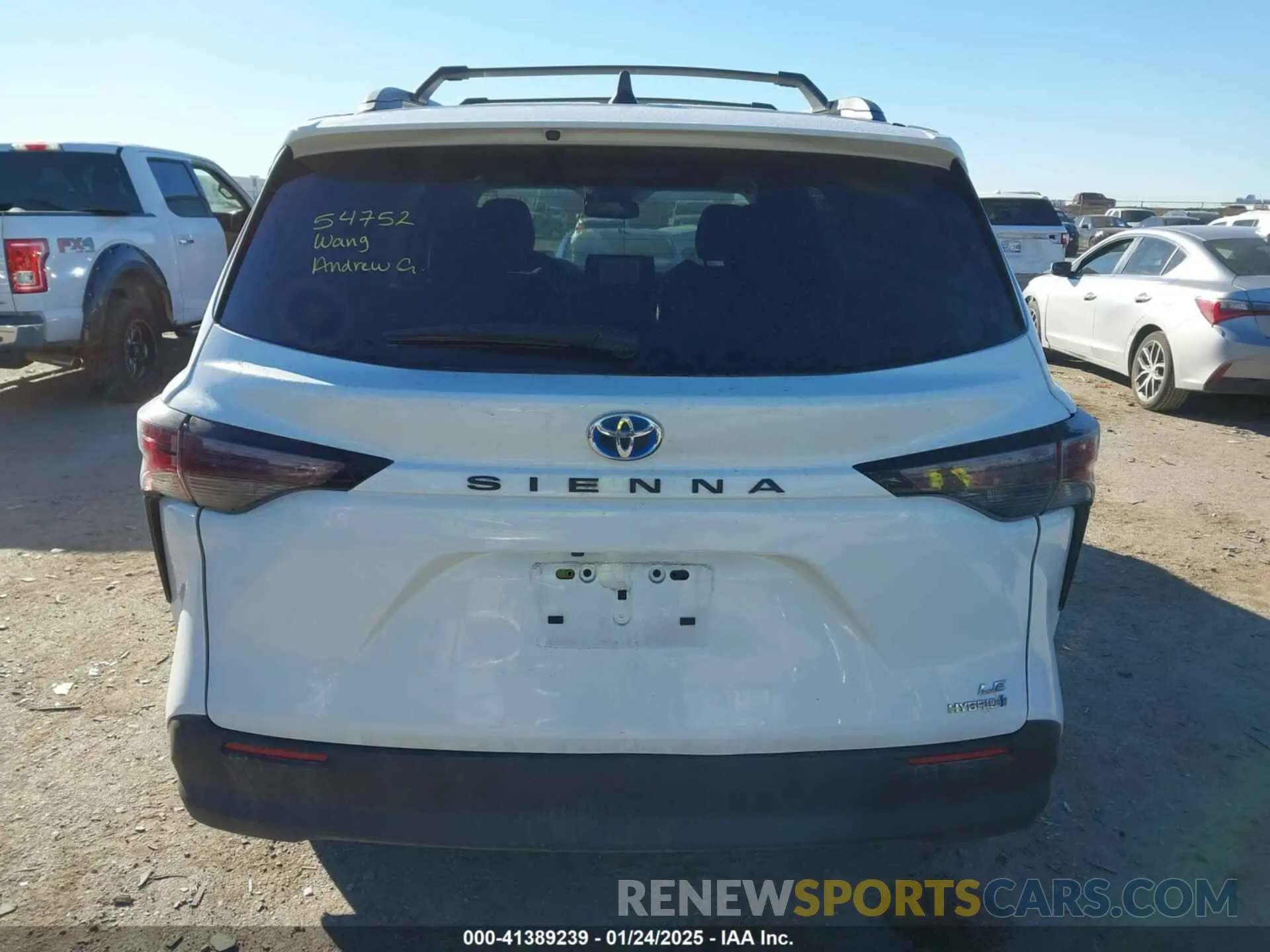 16 fotografías del automóvil dañado 5TDBRKEC0RS217006 TOYOTA SIENNA 2024