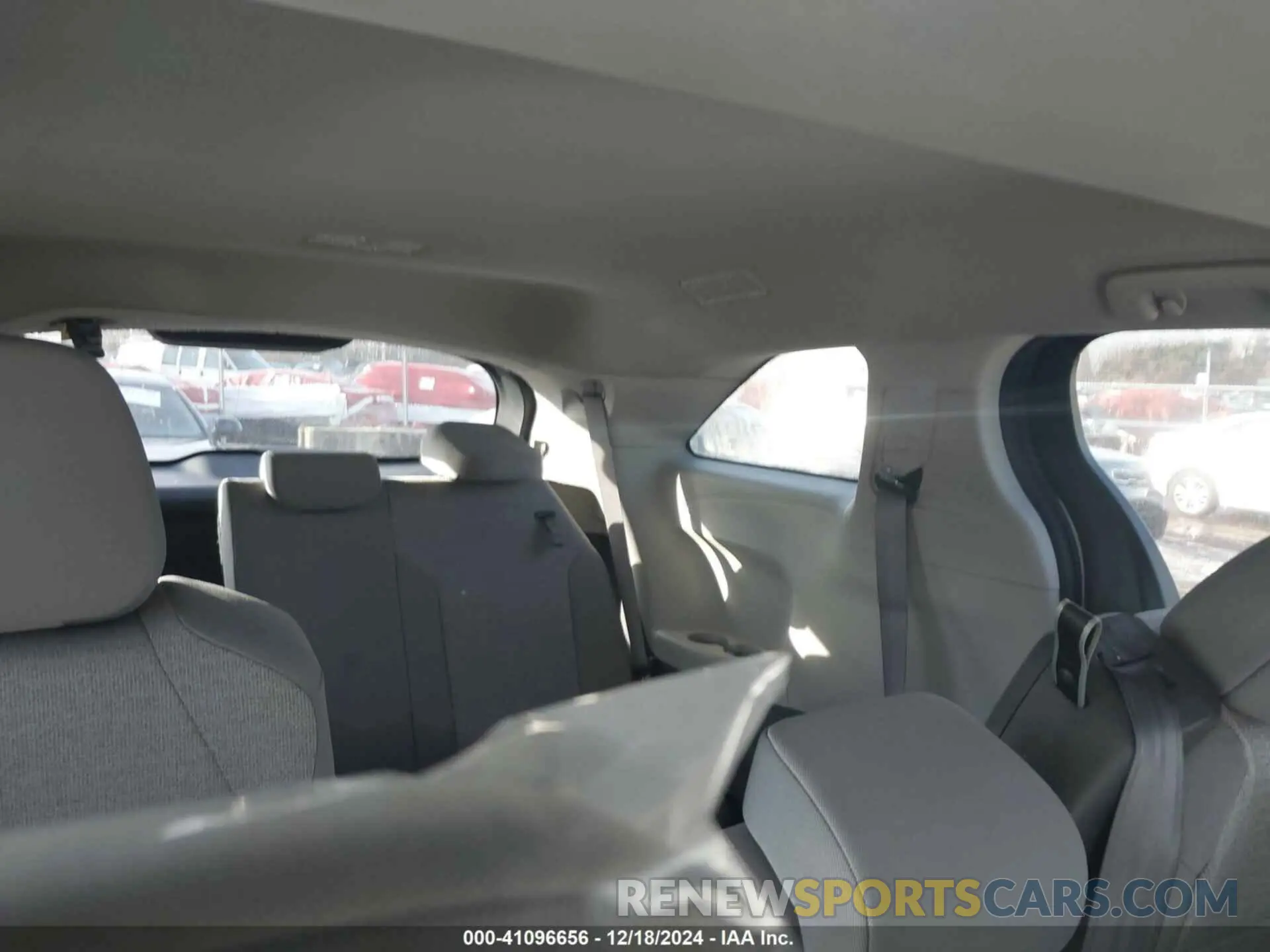 8 fotografías del automóvil dañado 5TDBSKFC9RS138713 TOYOTA SIENNA 2024