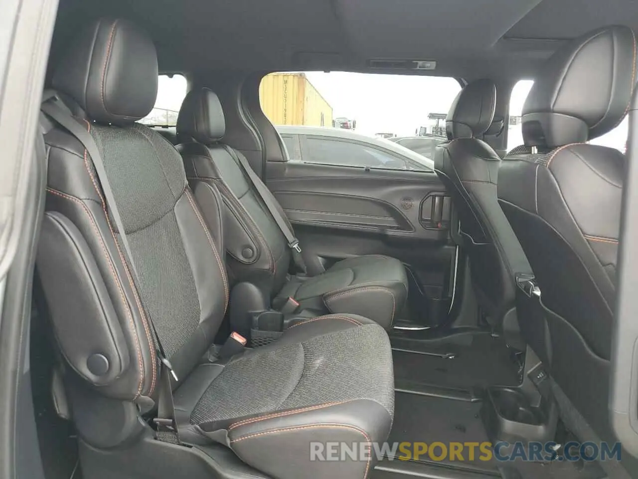 11 fotografías del automóvil dañado 5TDCRKEC0RS213915 TOYOTA SIENNA 2024