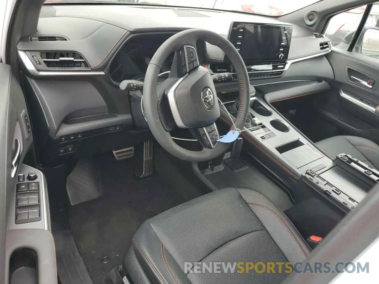 8 fotografías del automóvil dañado 5TDCRKEC0RS213915 TOYOTA SIENNA 2024