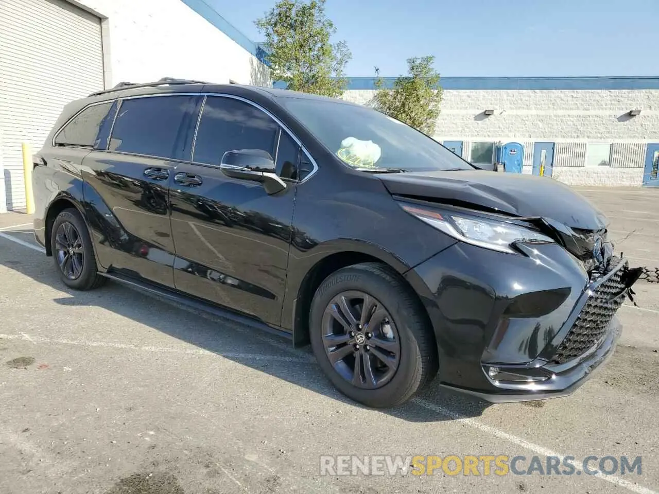 4 fotografías del automóvil dañado 5TDCSKFC5RS140205 TOYOTA SIENNA 2024