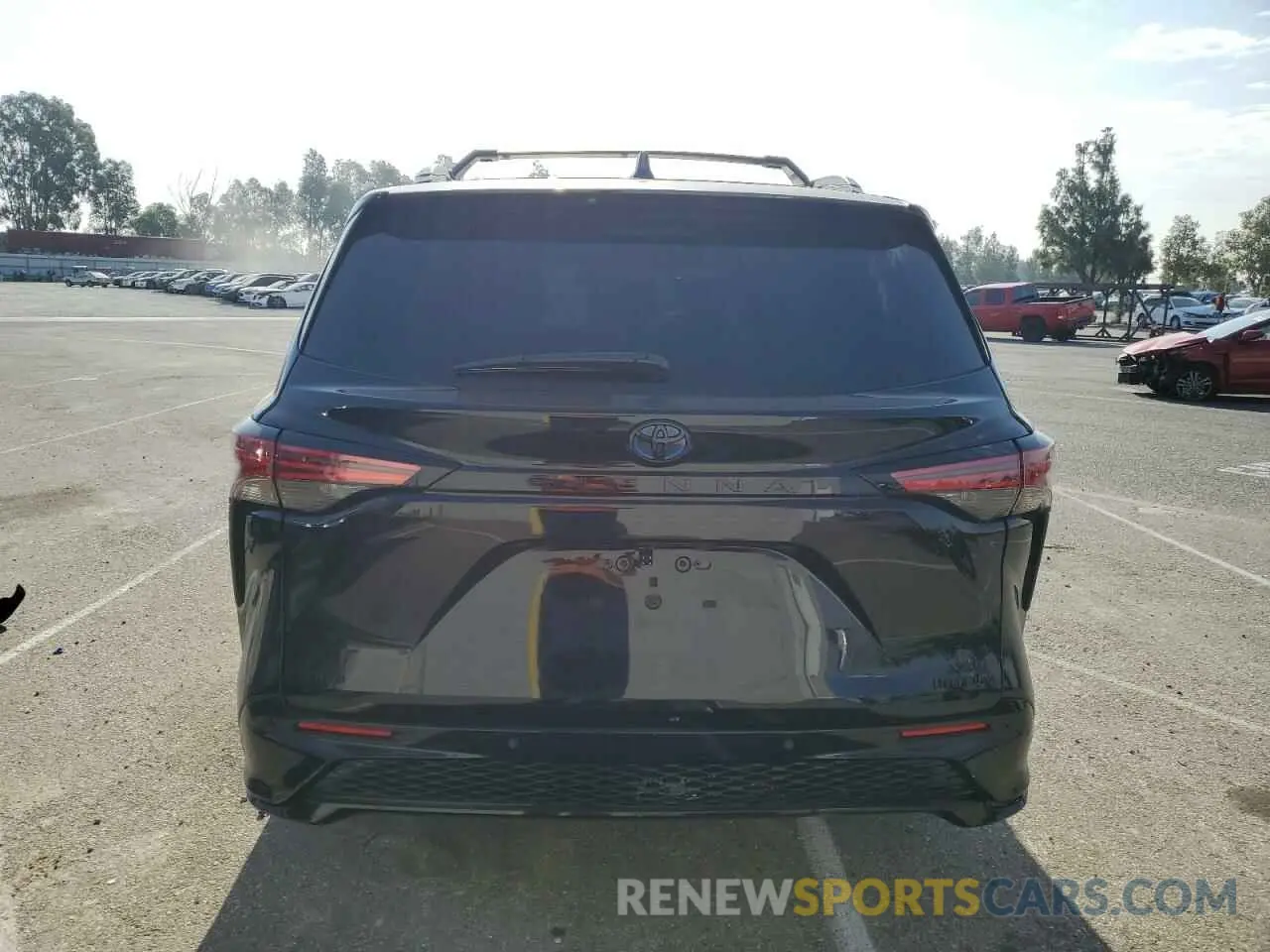 6 fotografías del automóvil dañado 5TDCSKFC5RS140205 TOYOTA SIENNA 2024