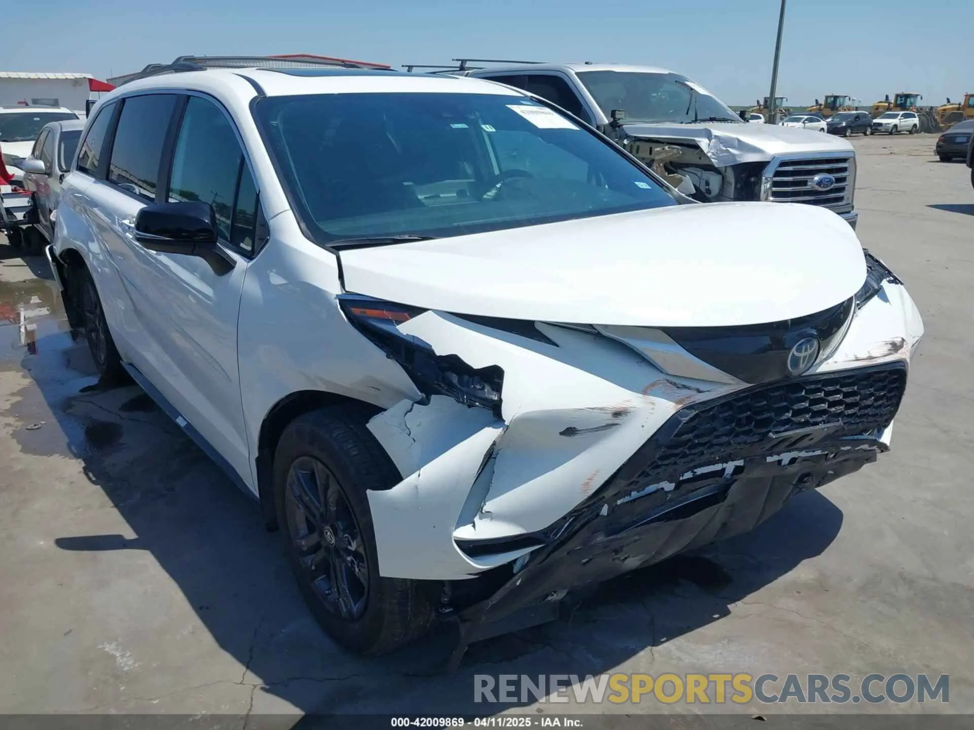 1 fotografías del automóvil dañado 5TDCSKFC8RS115976 TOYOTA SIENNA 2024