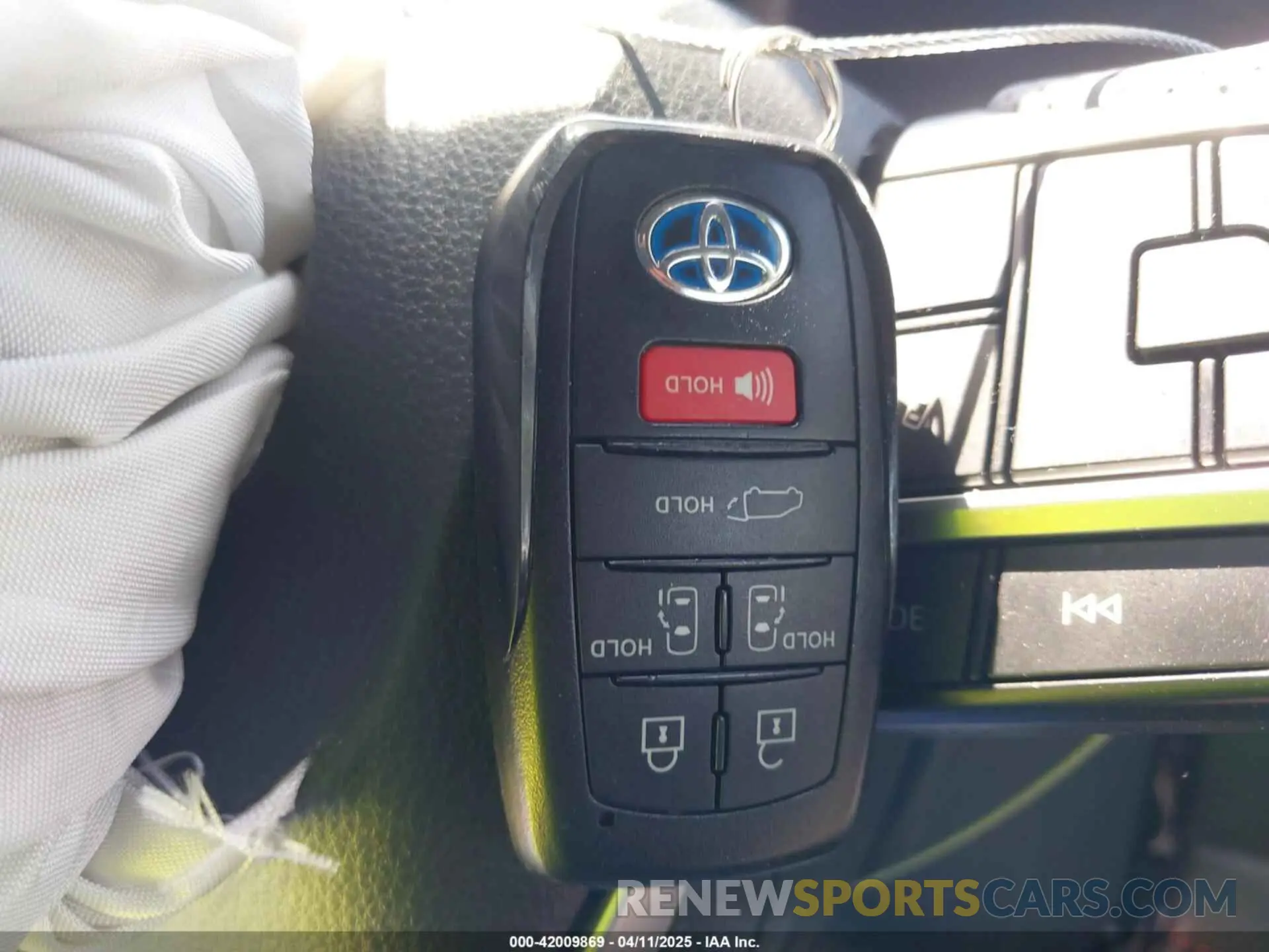 11 fotografías del automóvil dañado 5TDCSKFC8RS115976 TOYOTA SIENNA 2024