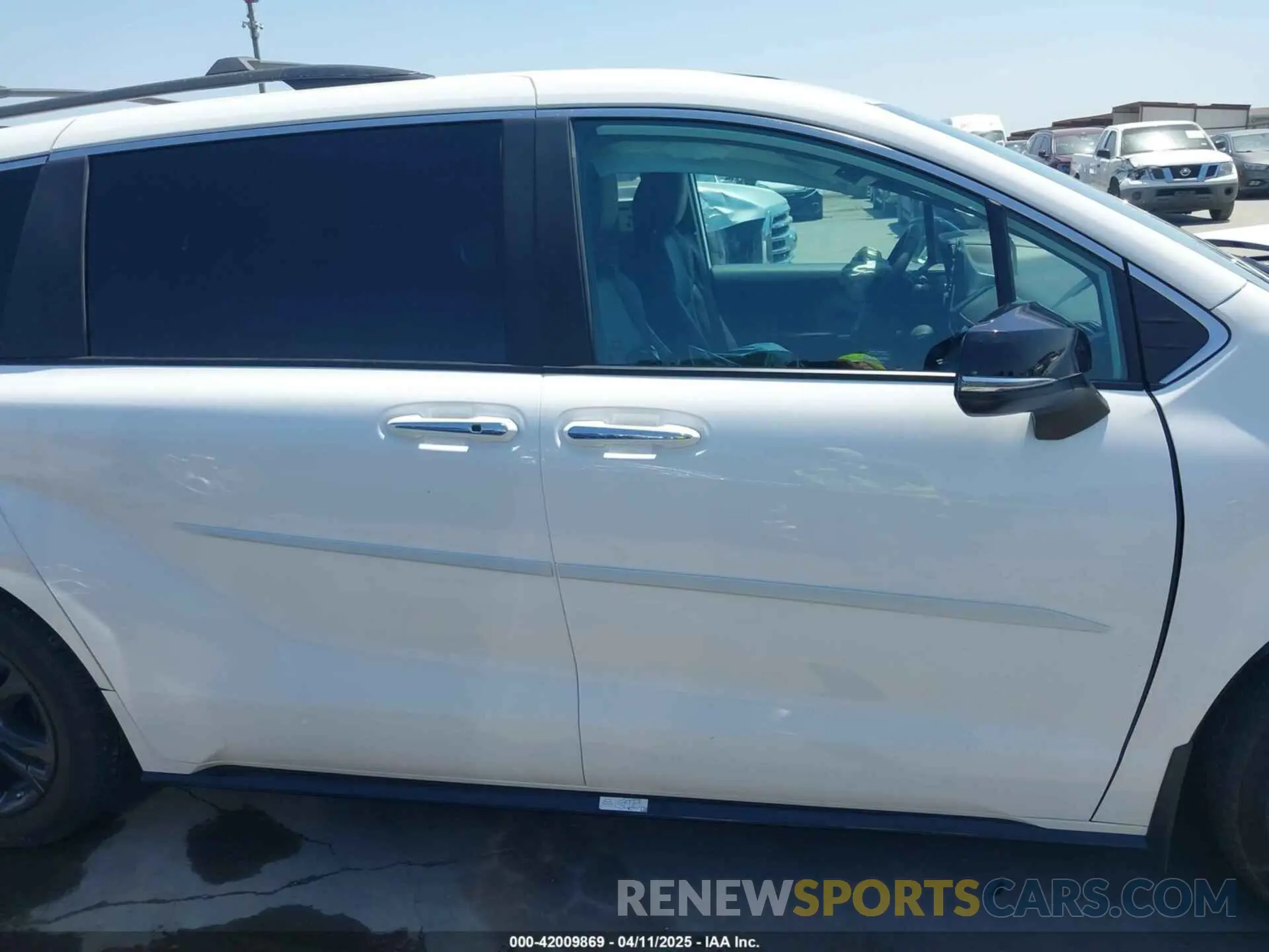 13 fotografías del automóvil dañado 5TDCSKFC8RS115976 TOYOTA SIENNA 2024