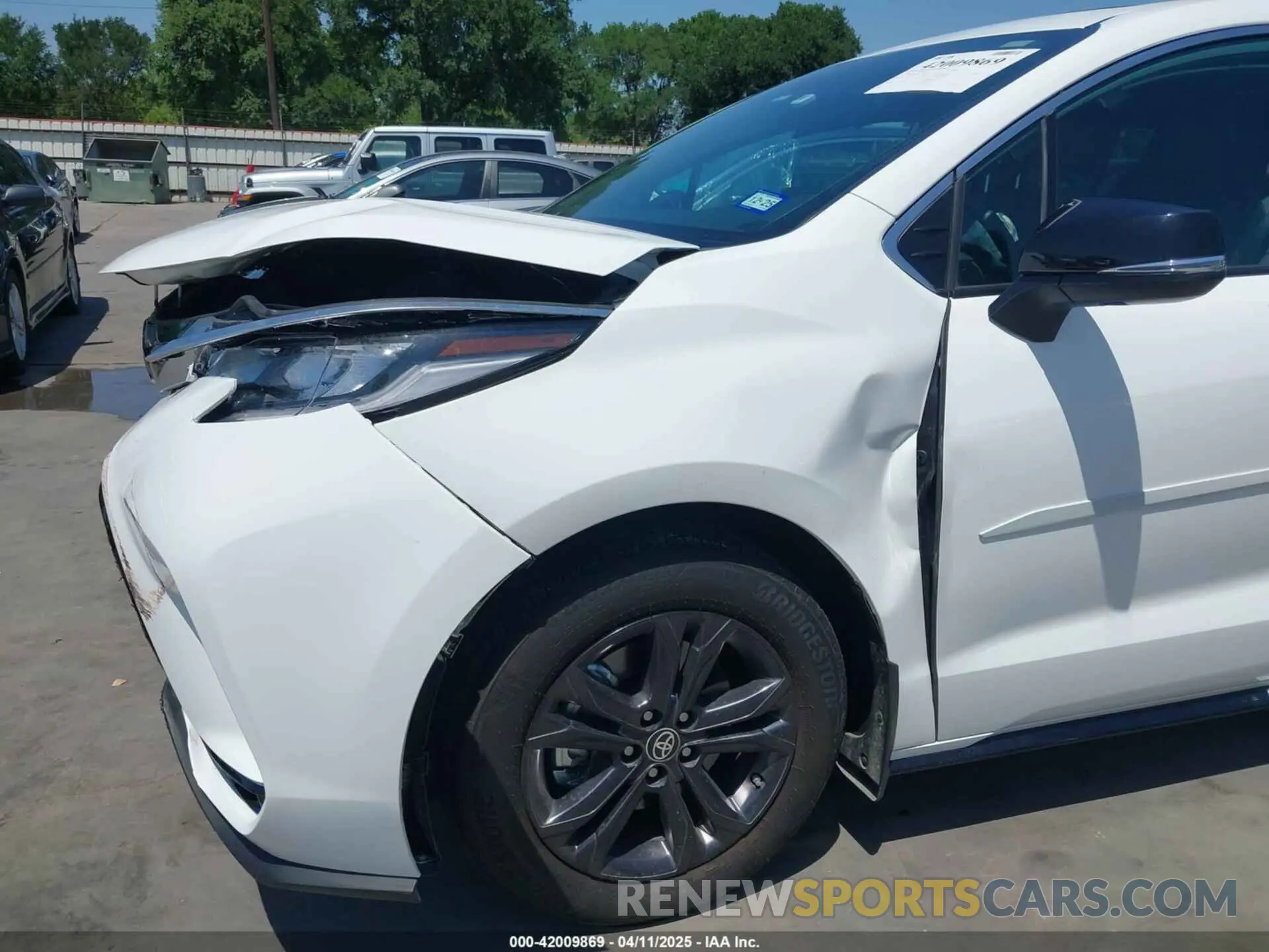 18 fotografías del automóvil dañado 5TDCSKFC8RS115976 TOYOTA SIENNA 2024