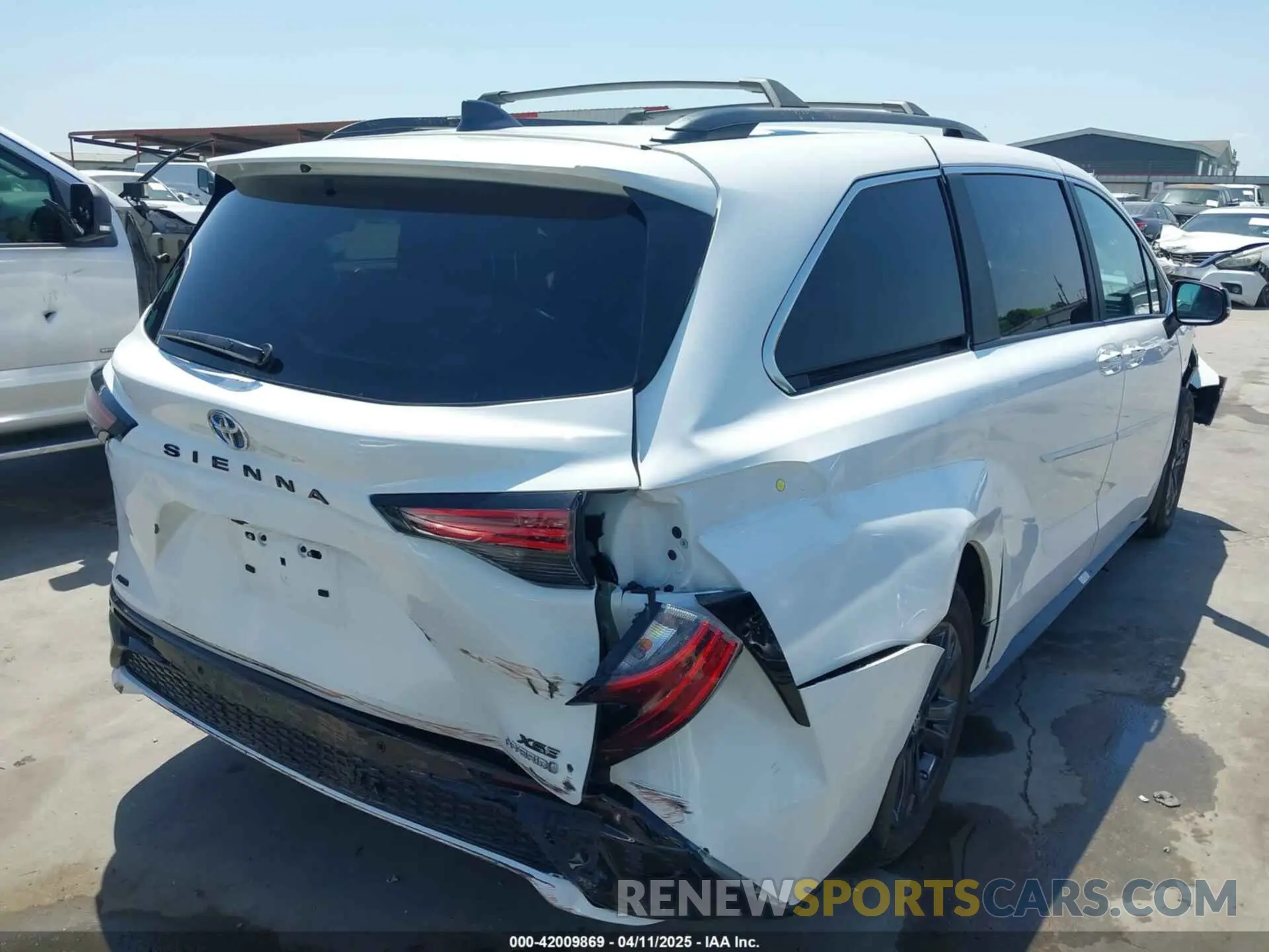 4 fotografías del automóvil dañado 5TDCSKFC8RS115976 TOYOTA SIENNA 2024