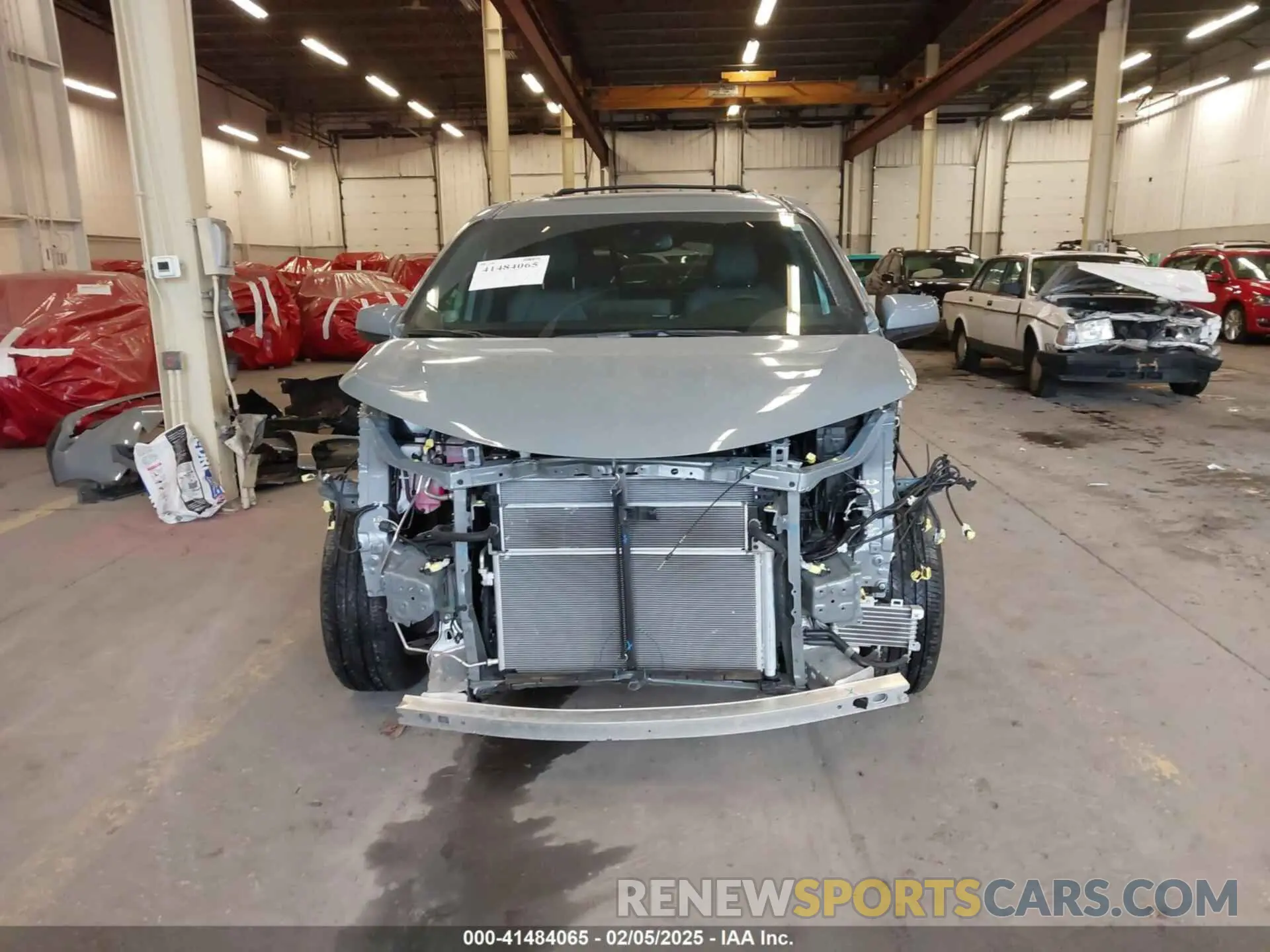 13 fotografías del automóvil dañado 5TDCSKFCXRS150955 TOYOTA SIENNA 2024