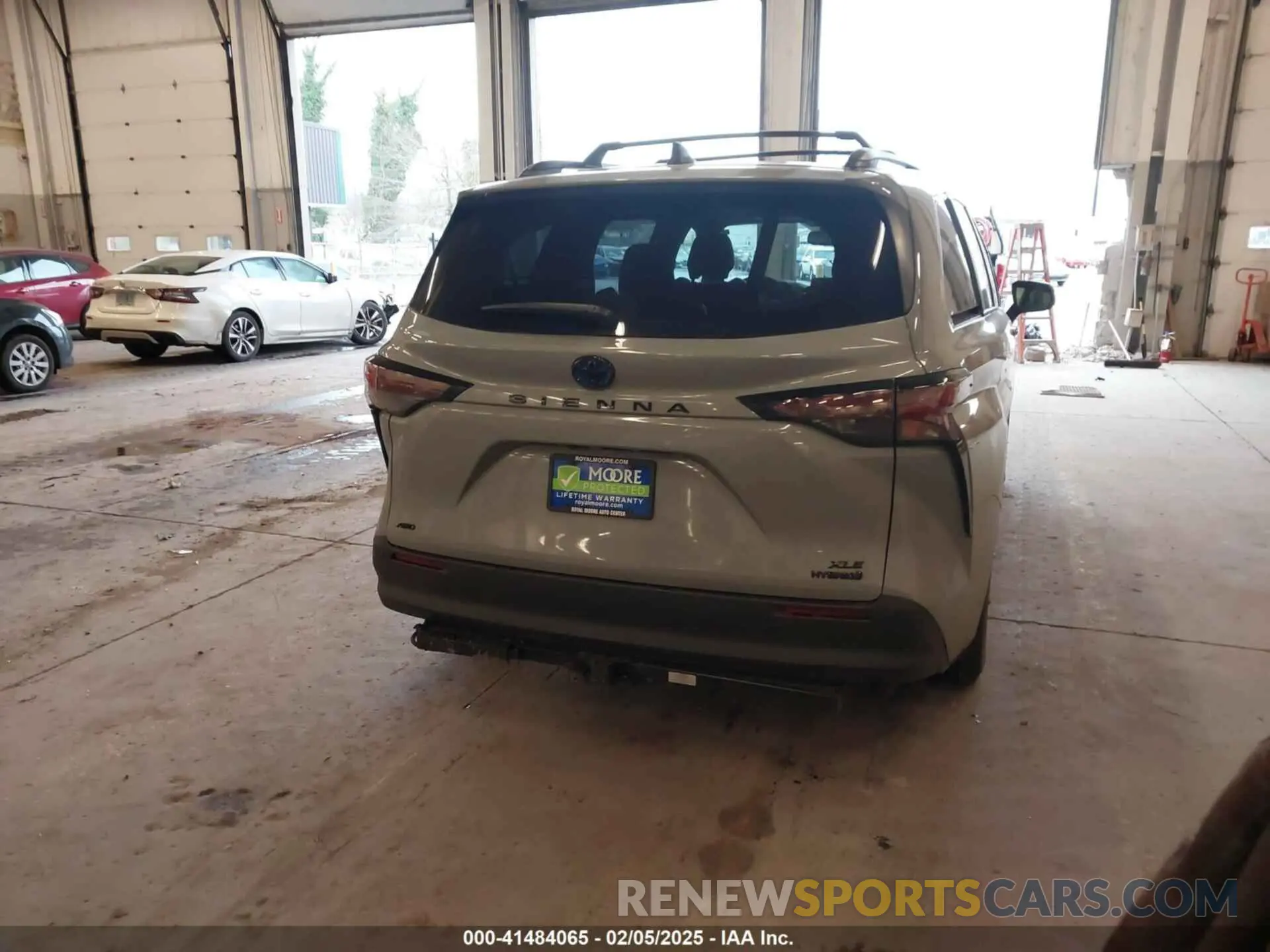 17 fotografías del automóvil dañado 5TDCSKFCXRS150955 TOYOTA SIENNA 2024