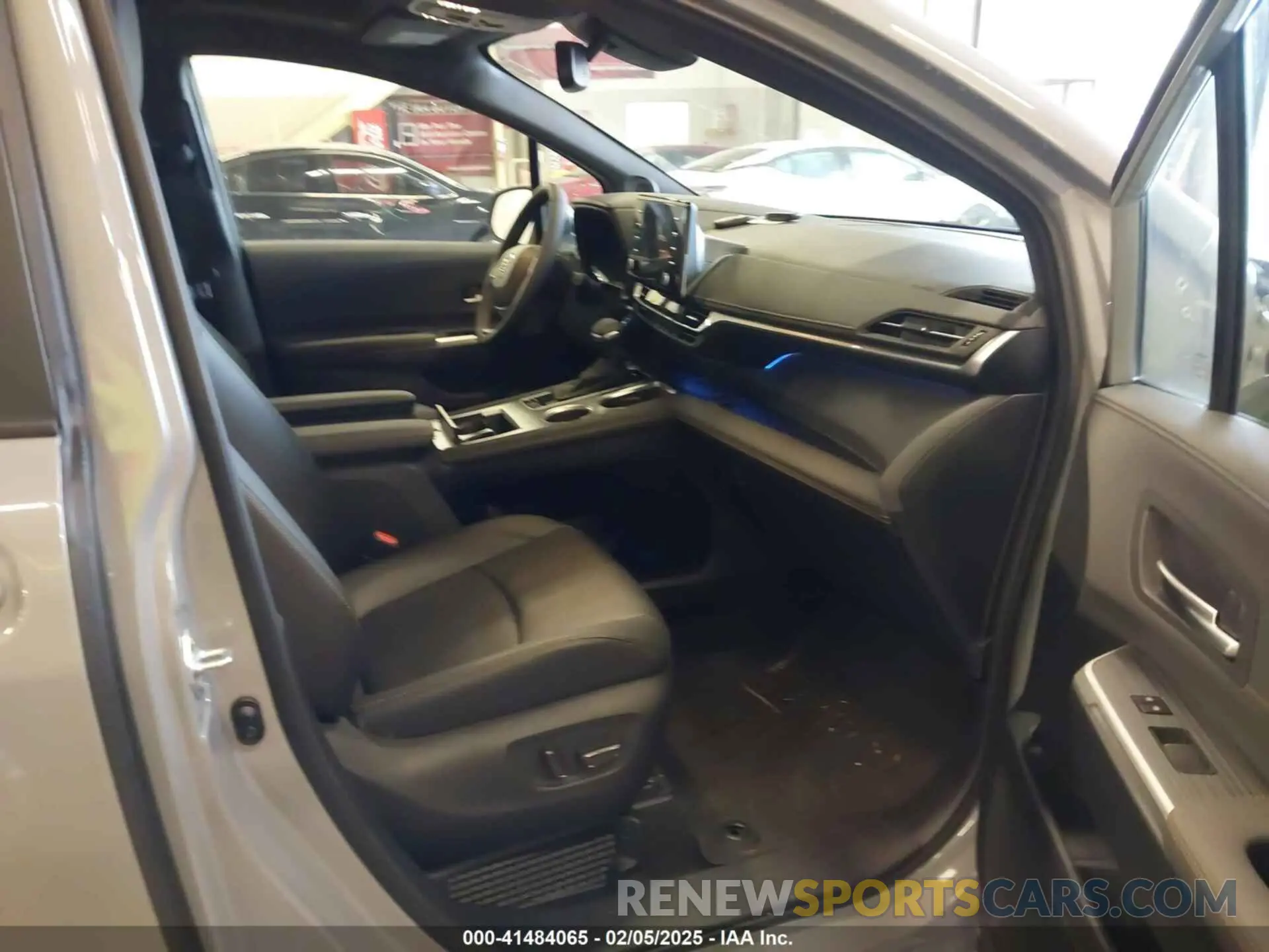 5 fotografías del automóvil dañado 5TDCSKFCXRS150955 TOYOTA SIENNA 2024