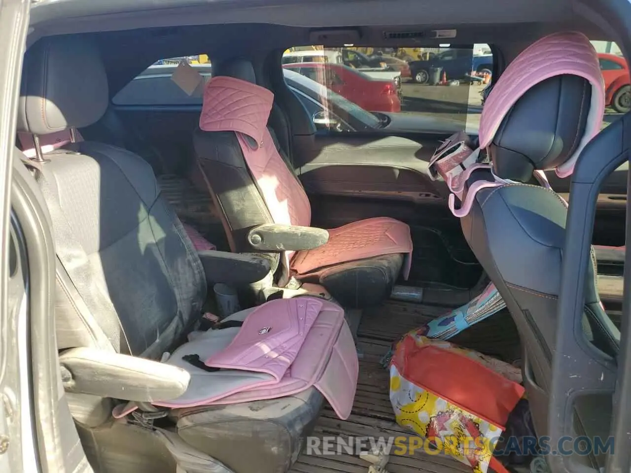 11 fotografías del automóvil dañado 5TDDRKEC3RS216263 TOYOTA SIENNA 2024