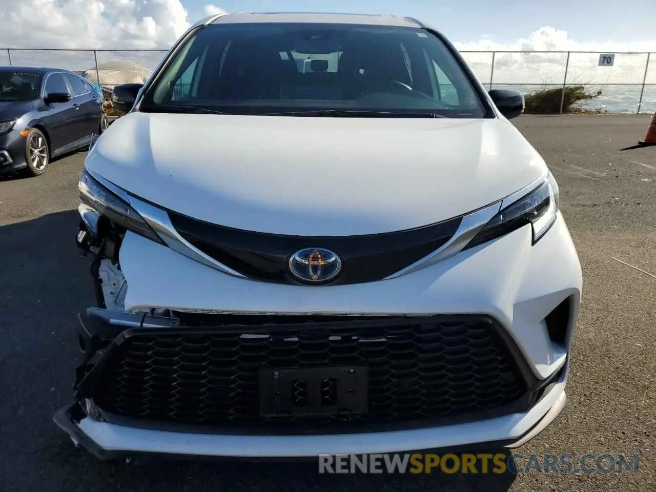 5 fotografías del automóvil dañado 5TDDRKEC7RS192680 TOYOTA SIENNA 2024