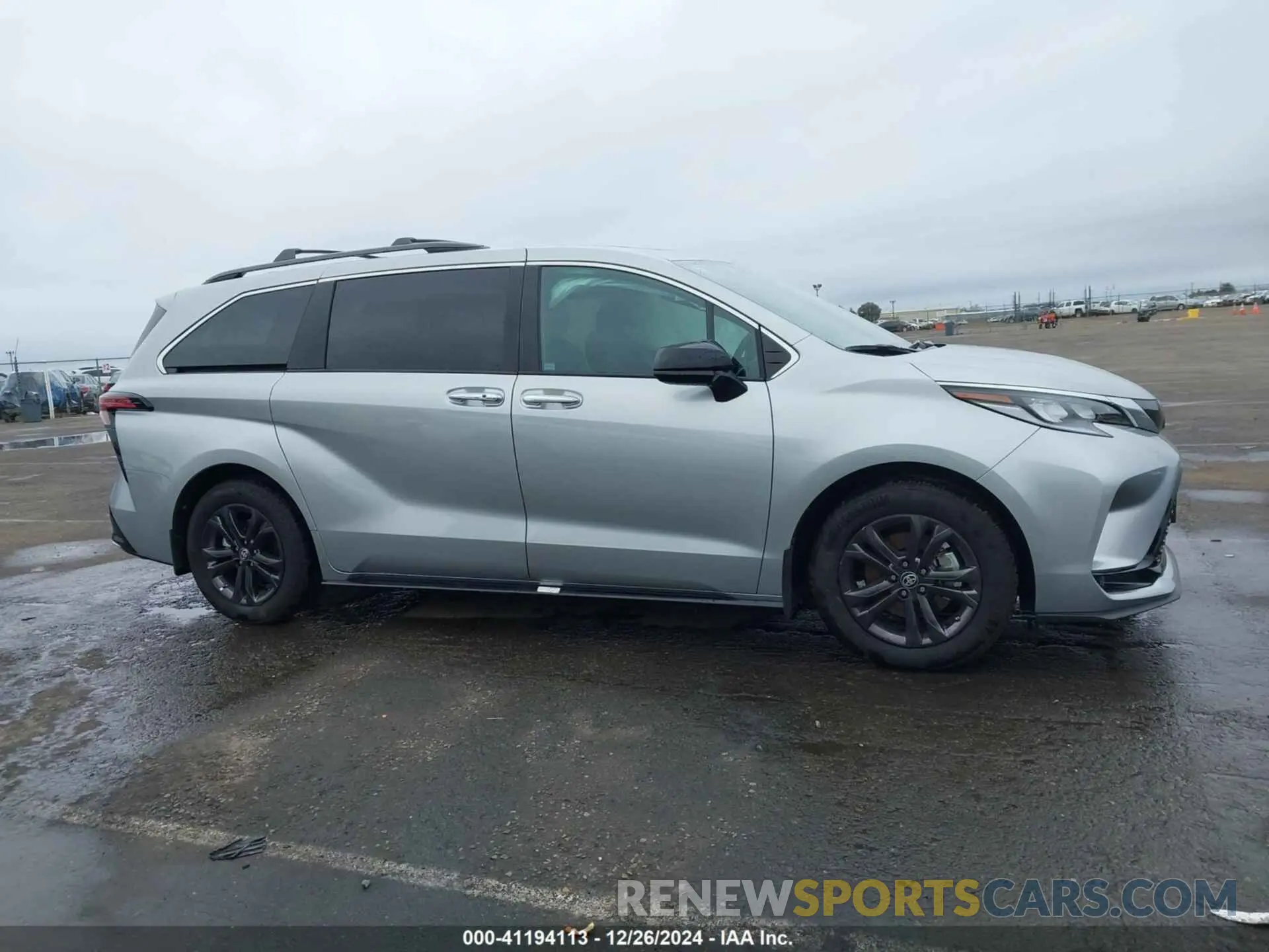13 fotografías del automóvil dañado 5TDDSKFC0RS140861 TOYOTA SIENNA 2024