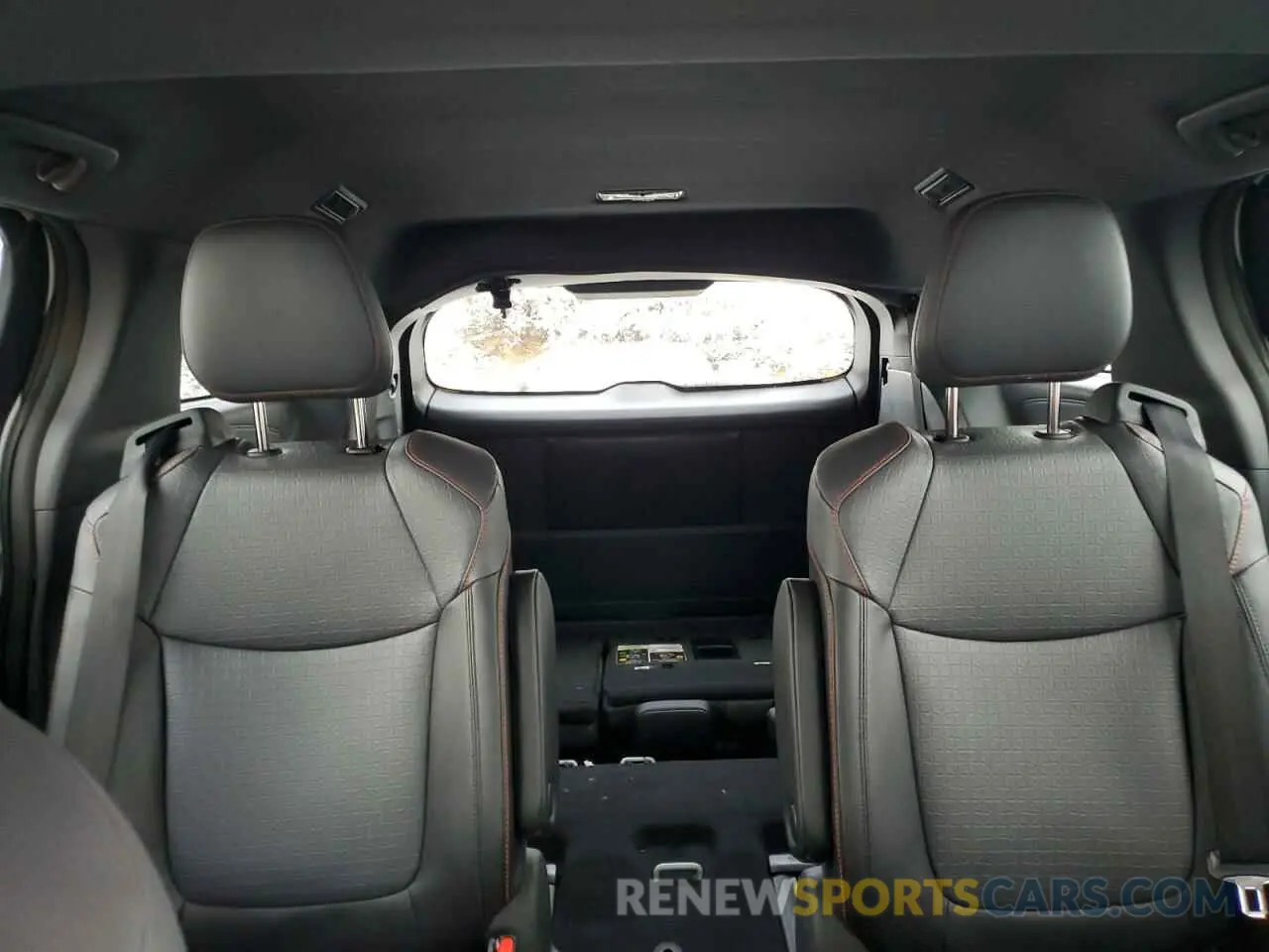 10 fotografías del automóvil dañado 5TDDSKFC6RS134000 TOYOTA SIENNA 2024