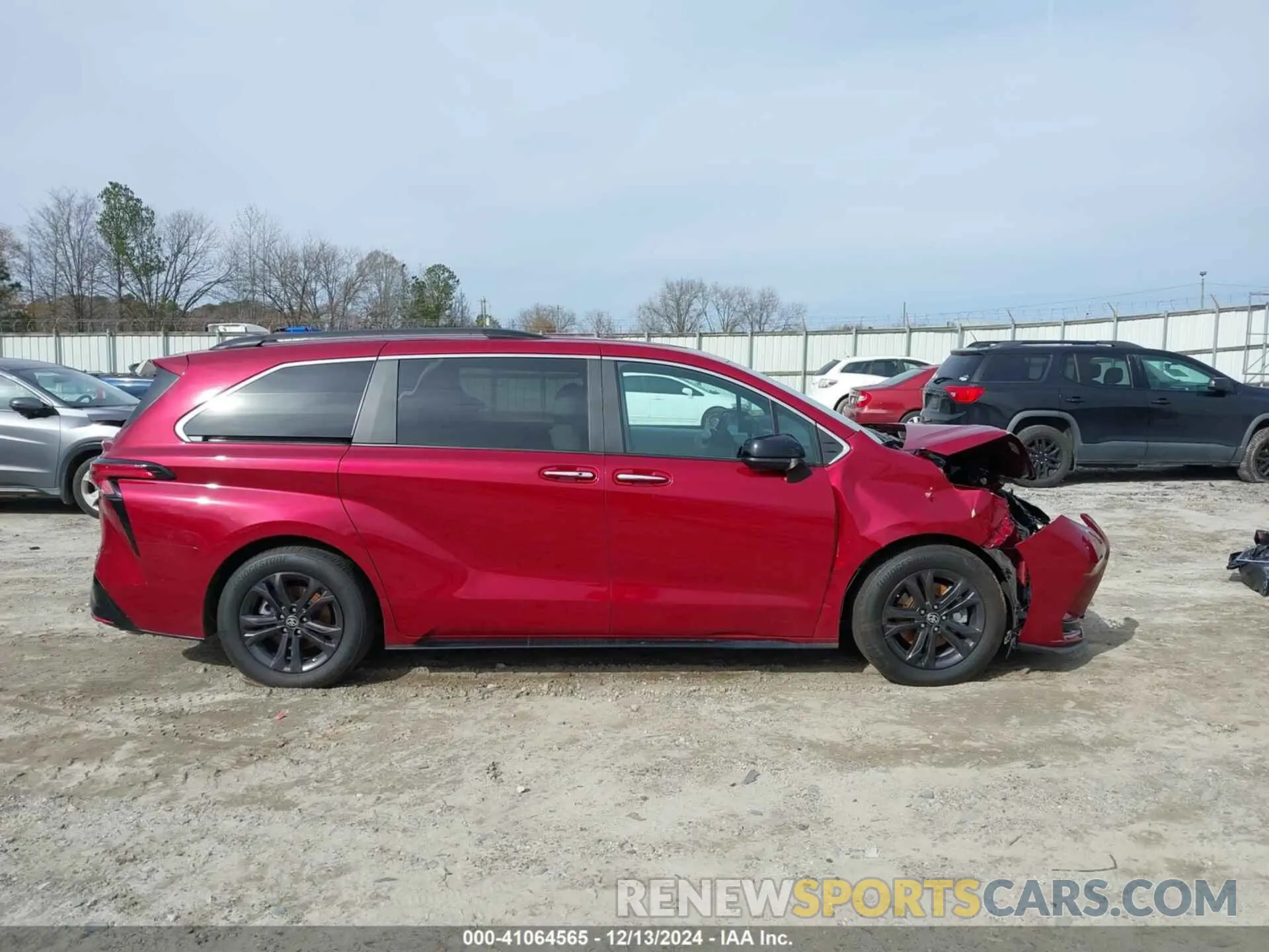 14 fotografías del automóvil dañado 5TDDSKFC8RS115156 TOYOTA SIENNA 2024