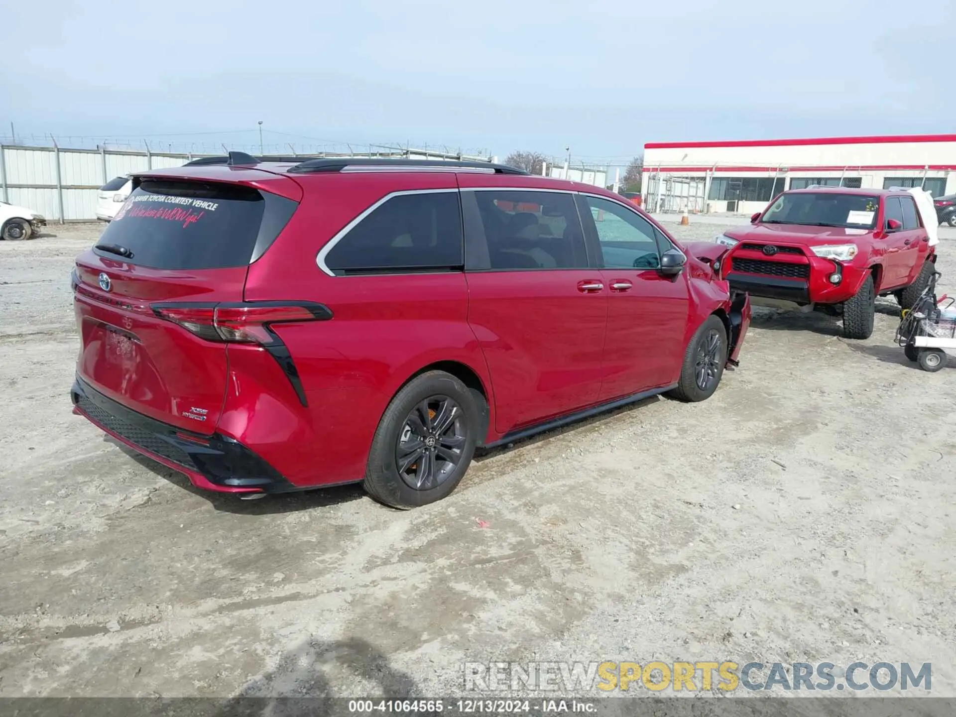 4 fotografías del automóvil dañado 5TDDSKFC8RS115156 TOYOTA SIENNA 2024