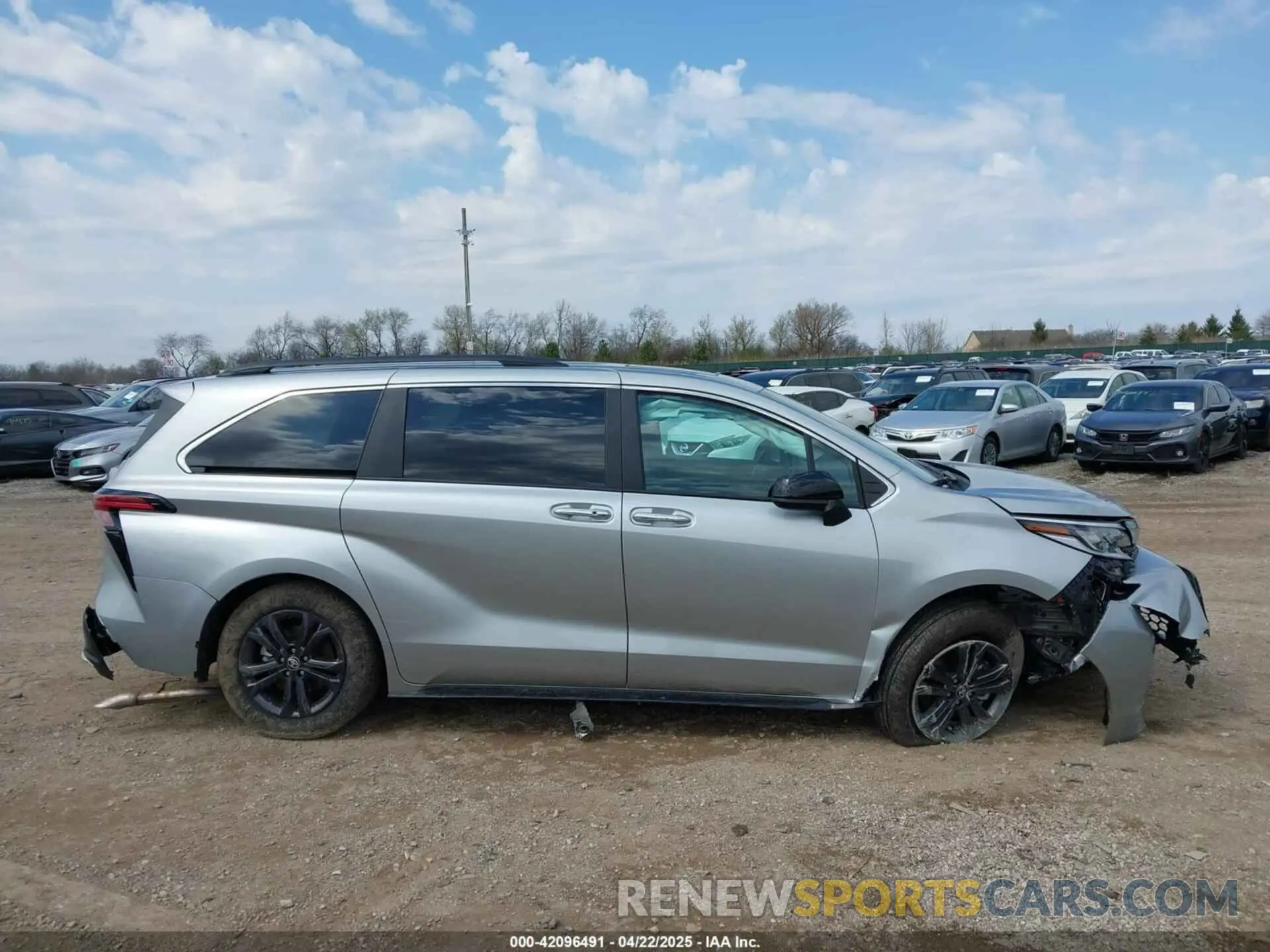 13 fotografías del automóvil dañado 5TDDSKFCXRS143685 TOYOTA SIENNA 2024