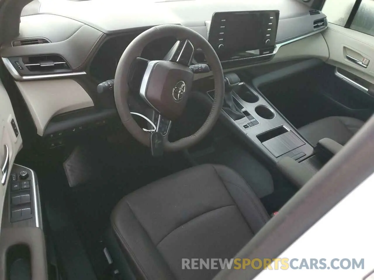 8 fotografías del automóvil dañado 5TDERKEC1RS186362 TOYOTA SIENNA 2024