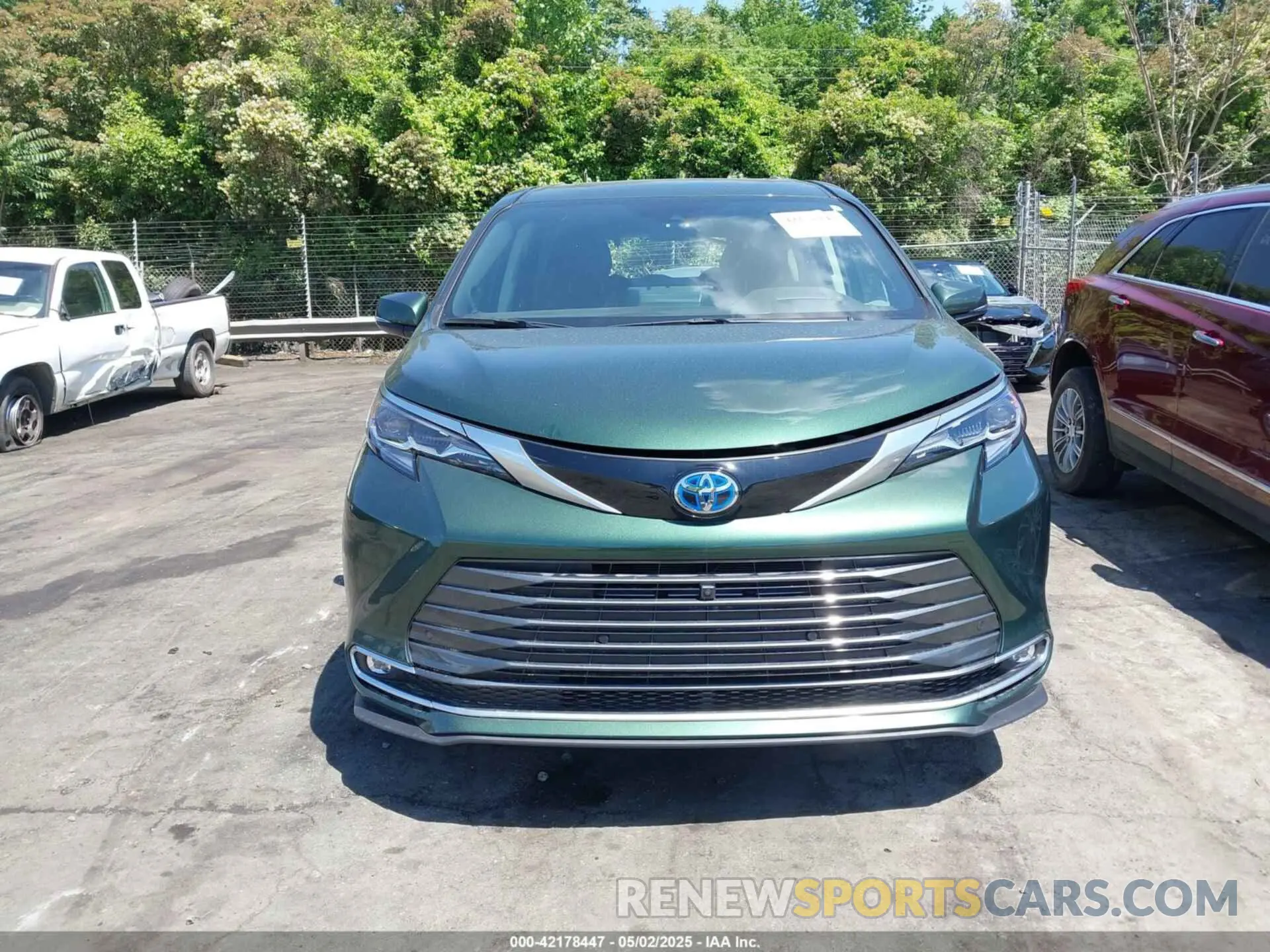 12 fotografías del automóvil dañado 5TDERKEC3RS190557 TOYOTA SIENNA 2024