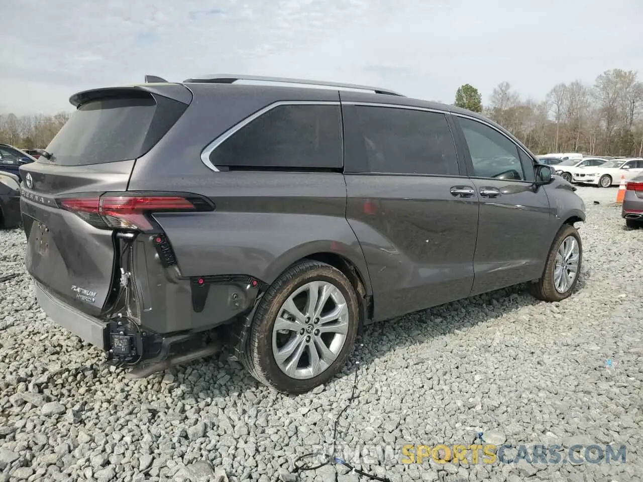 3 fotografías del automóvil dañado 5TDERKEC7RS222510 TOYOTA SIENNA 2024