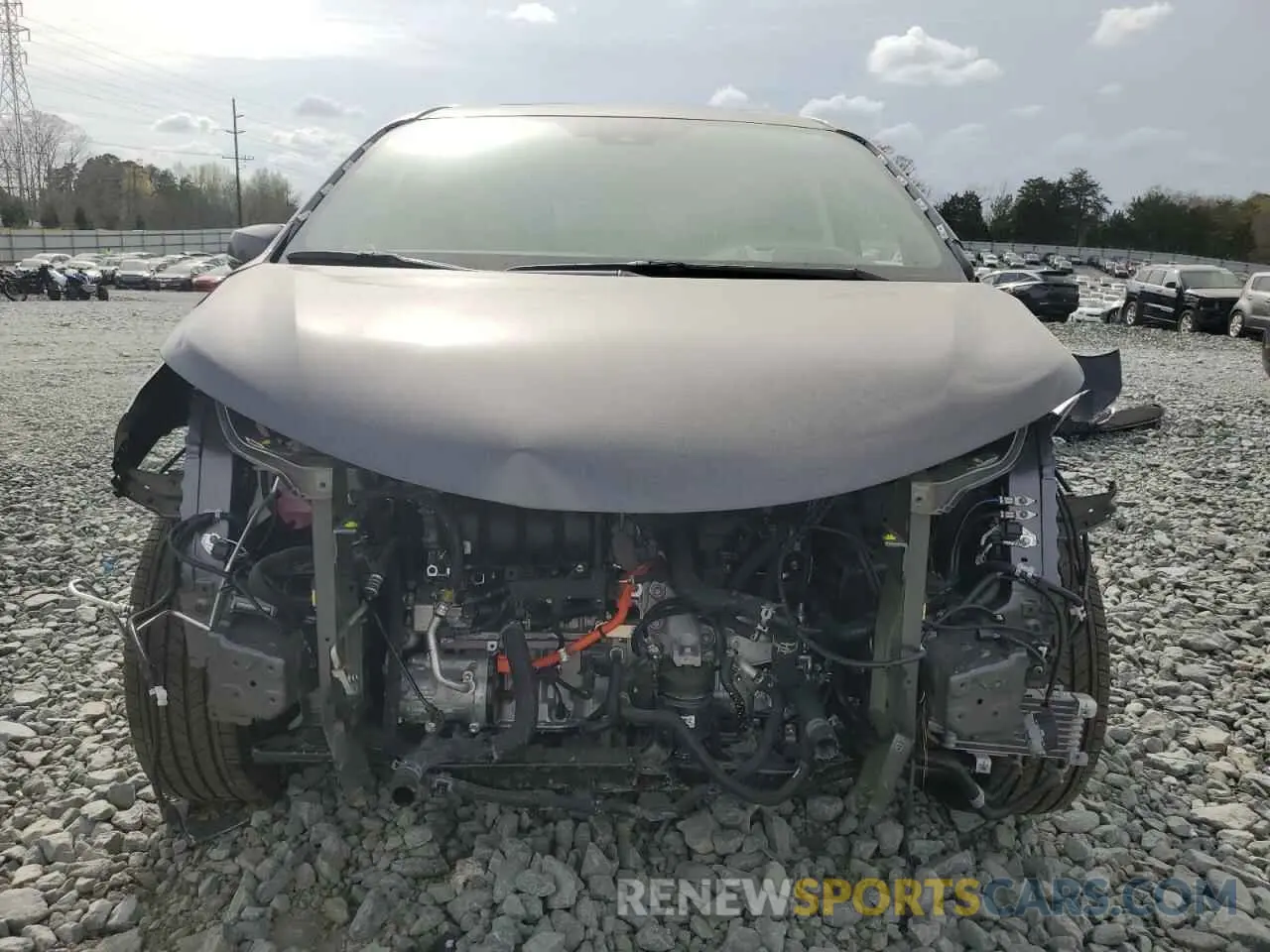 5 fotografías del automóvil dañado 5TDERKEC7RS222510 TOYOTA SIENNA 2024
