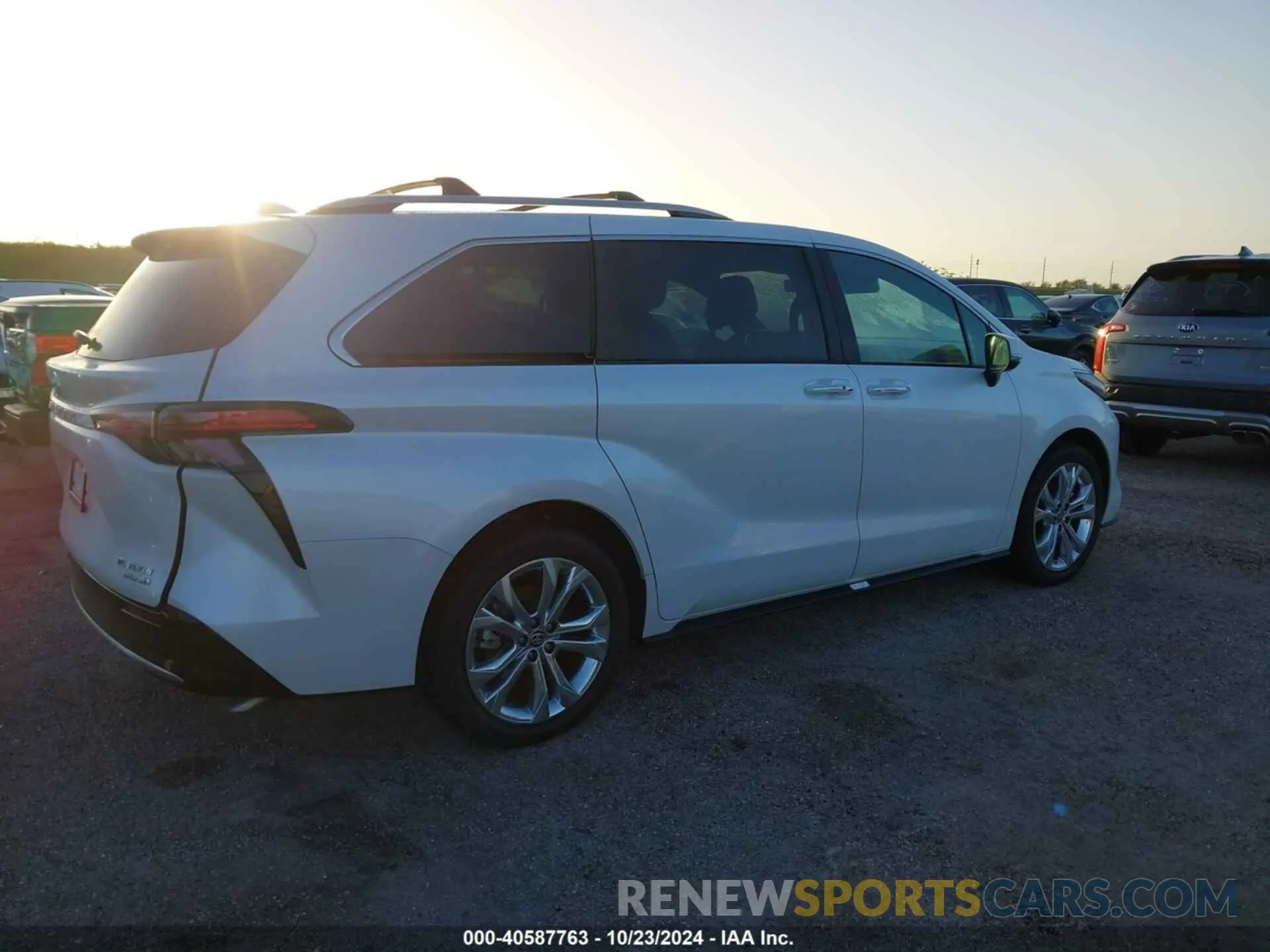 4 fotografías del automóvil dañado 5TDERKEC9RS211671 TOYOTA SIENNA 2024