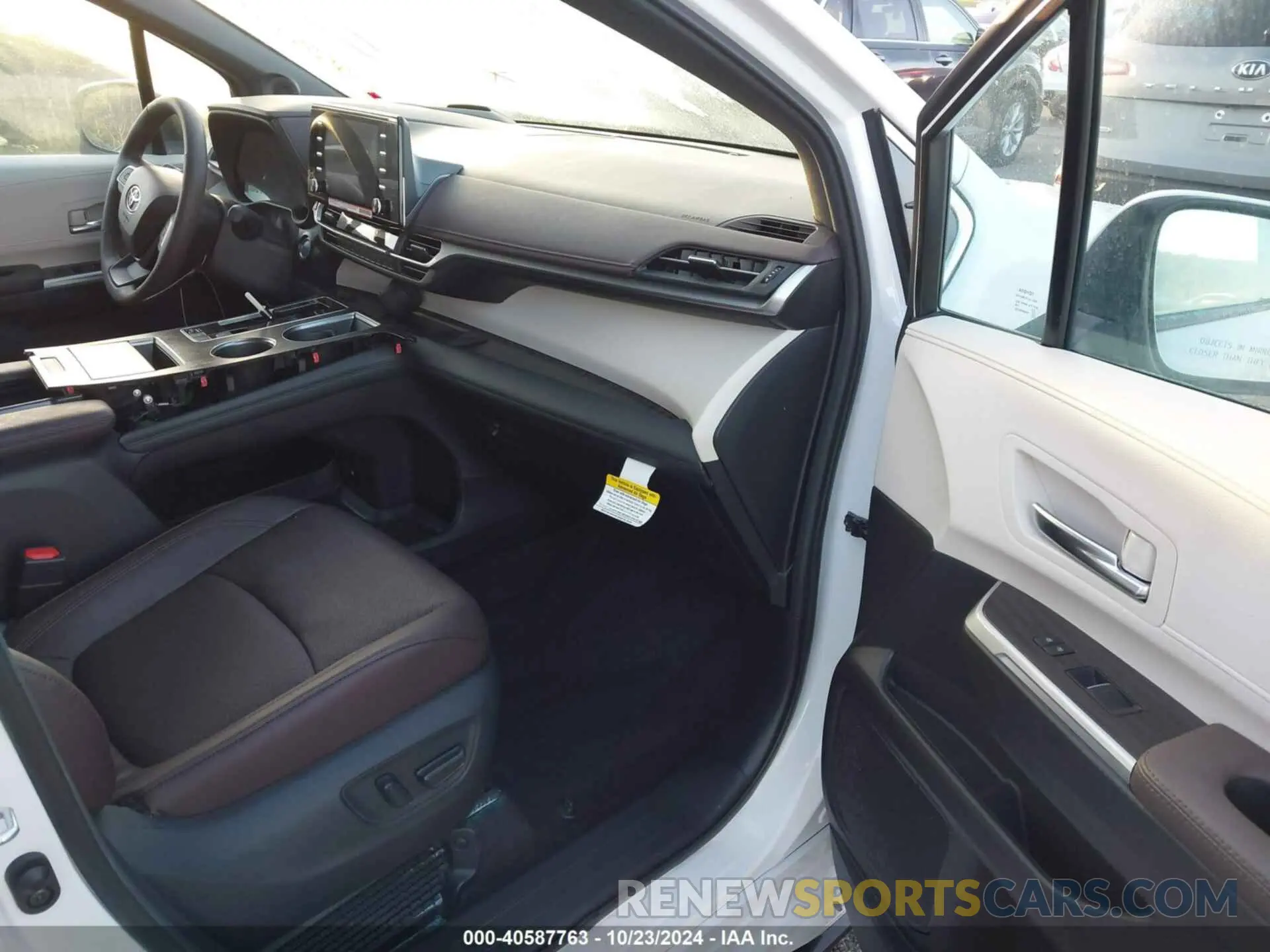 5 fotografías del automóvil dañado 5TDERKEC9RS211671 TOYOTA SIENNA 2024
