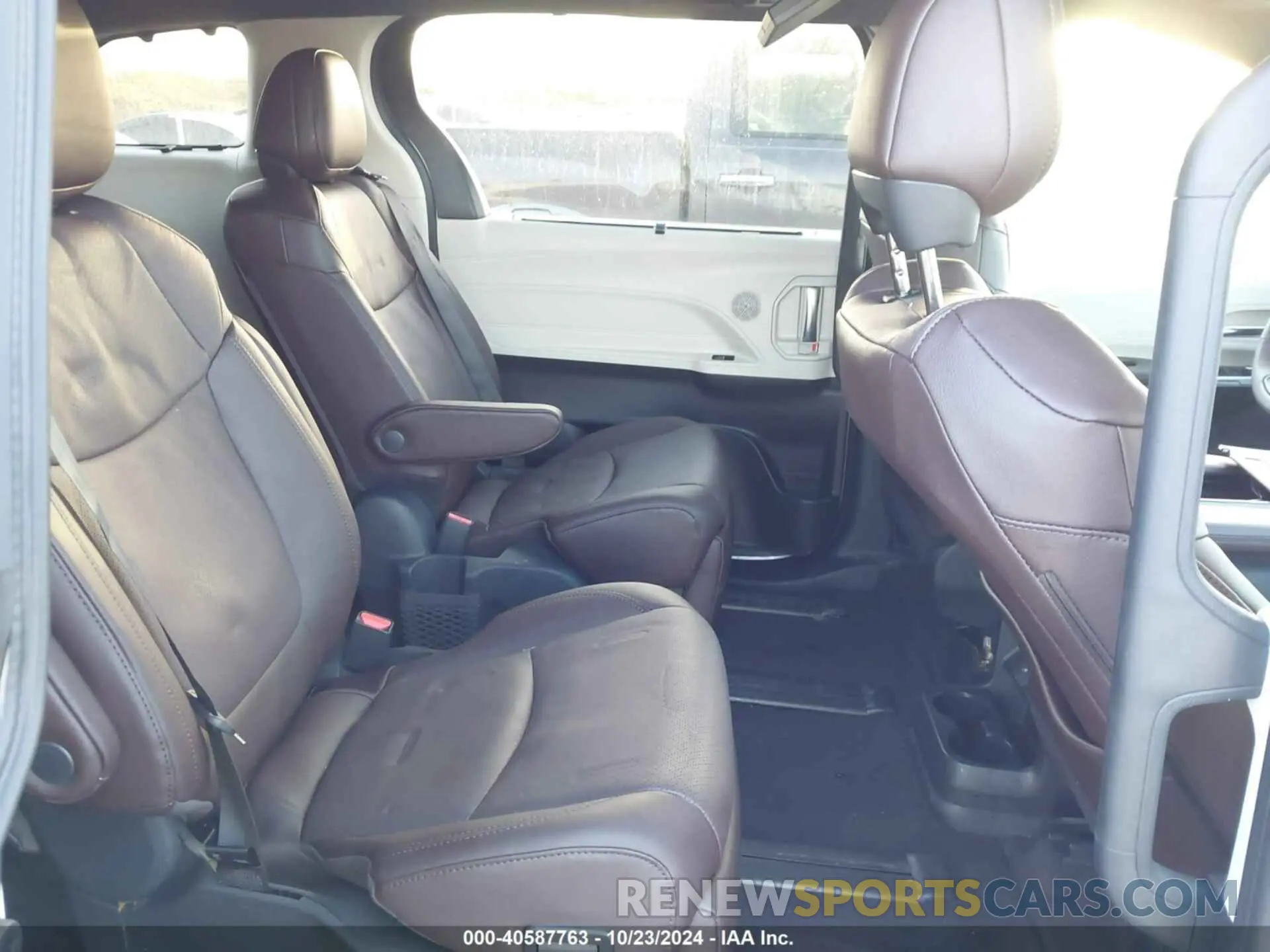 8 fotografías del automóvil dañado 5TDERKEC9RS211671 TOYOTA SIENNA 2024