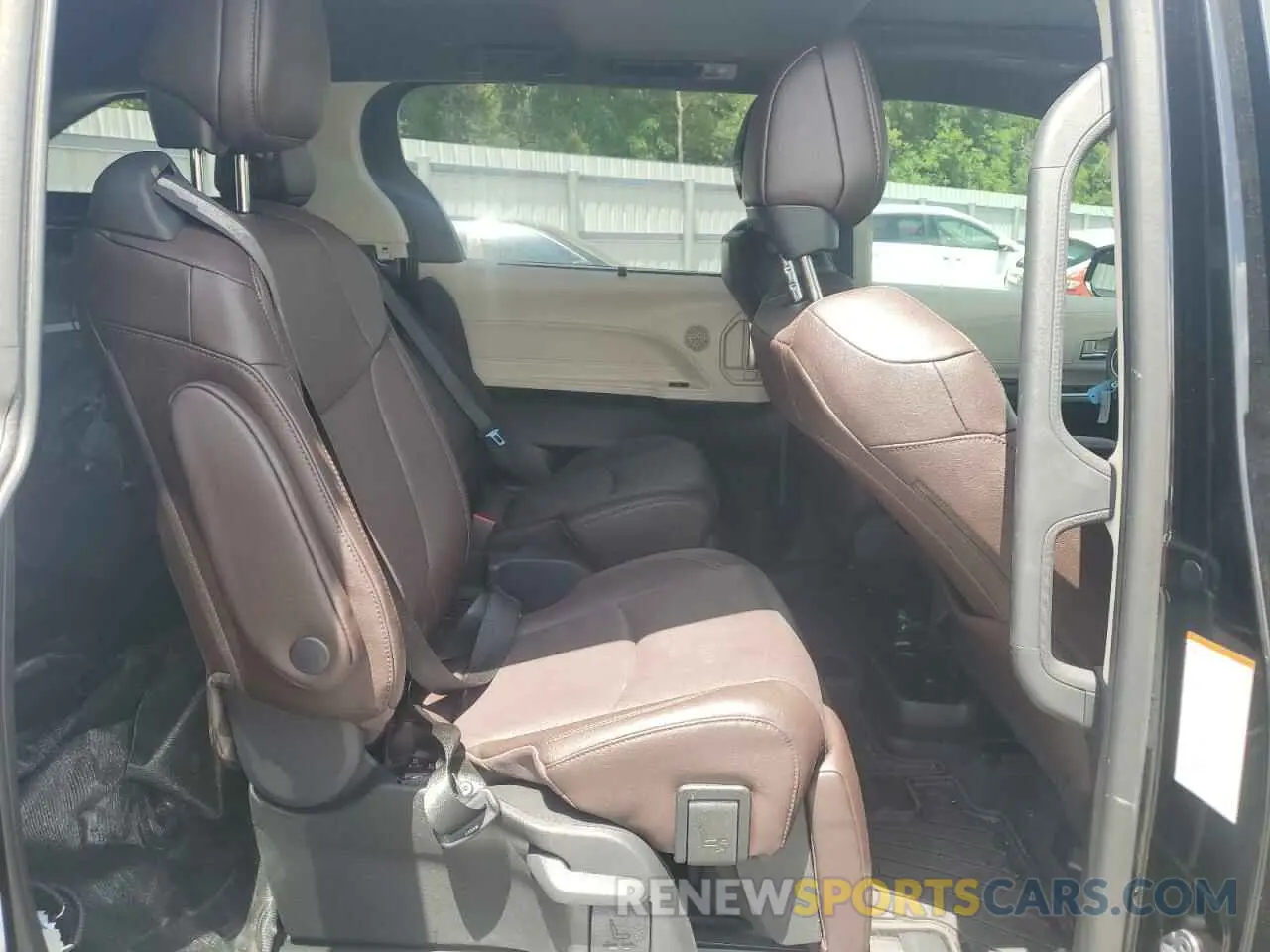 11 fotografías del automóvil dañado 5TDERKECXRS222288 TOYOTA SIENNA 2024