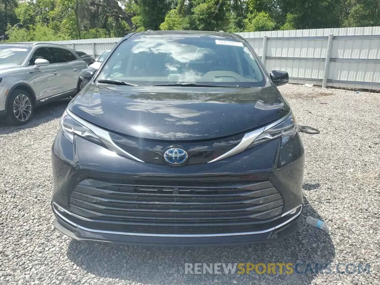 5 fotografías del automóvil dañado 5TDERKECXRS222288 TOYOTA SIENNA 2024