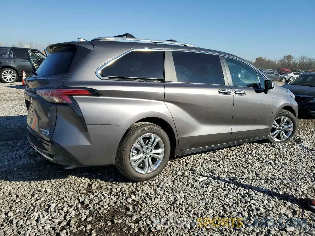3 fotografías del automóvil dañado 5TDESKFC6RS149262 TOYOTA SIENNA 2024