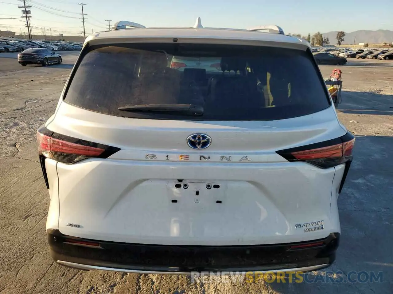 6 fotografías del automóvil dañado 5TDESKFC8RS119874 TOYOTA SIENNA 2024
