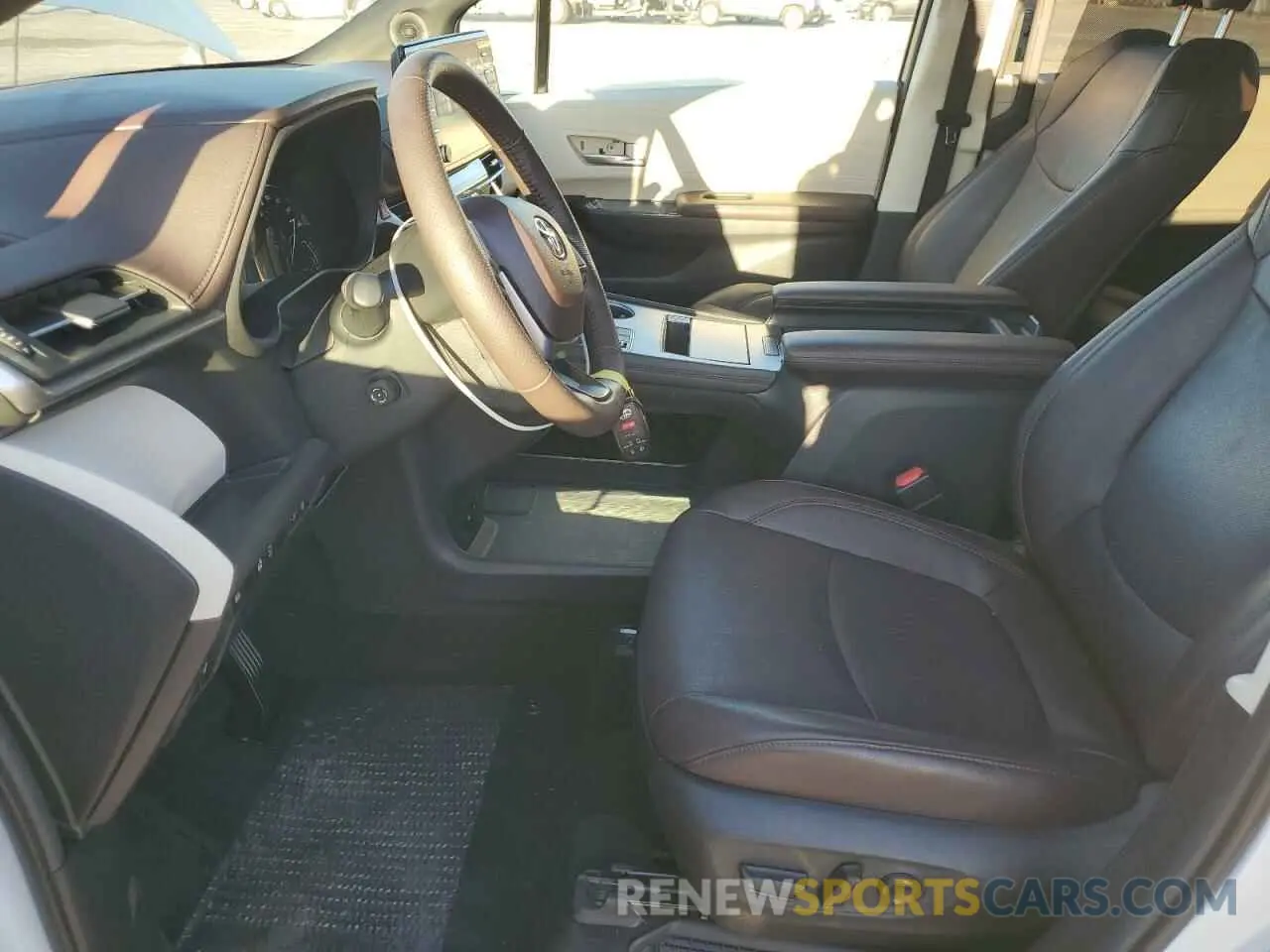 7 fotografías del automóvil dañado 5TDESKFC8RS119874 TOYOTA SIENNA 2024