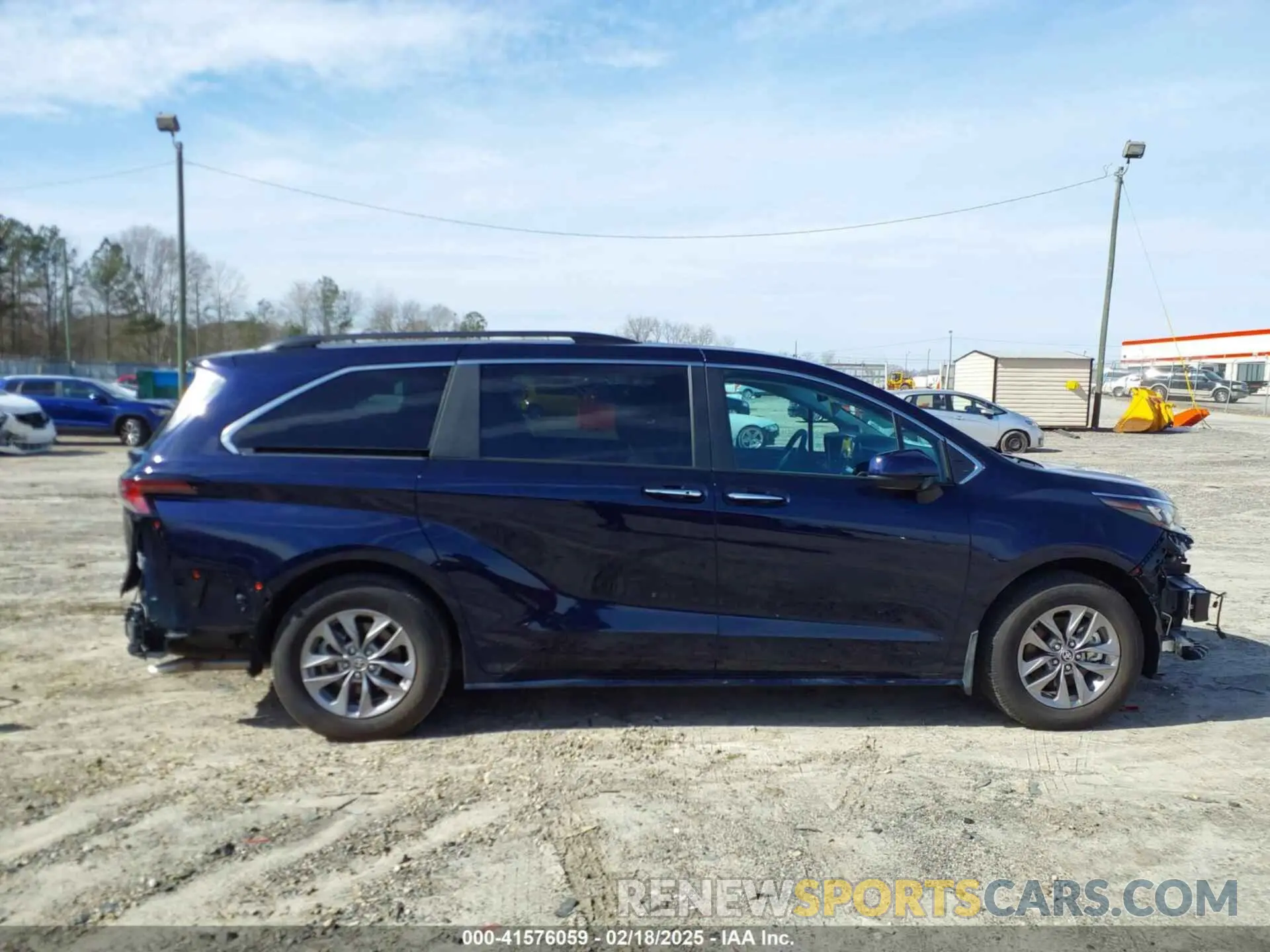 14 fotografías del automóvil dañado 5TDJRKEC0RS220788 TOYOTA SIENNA 2024