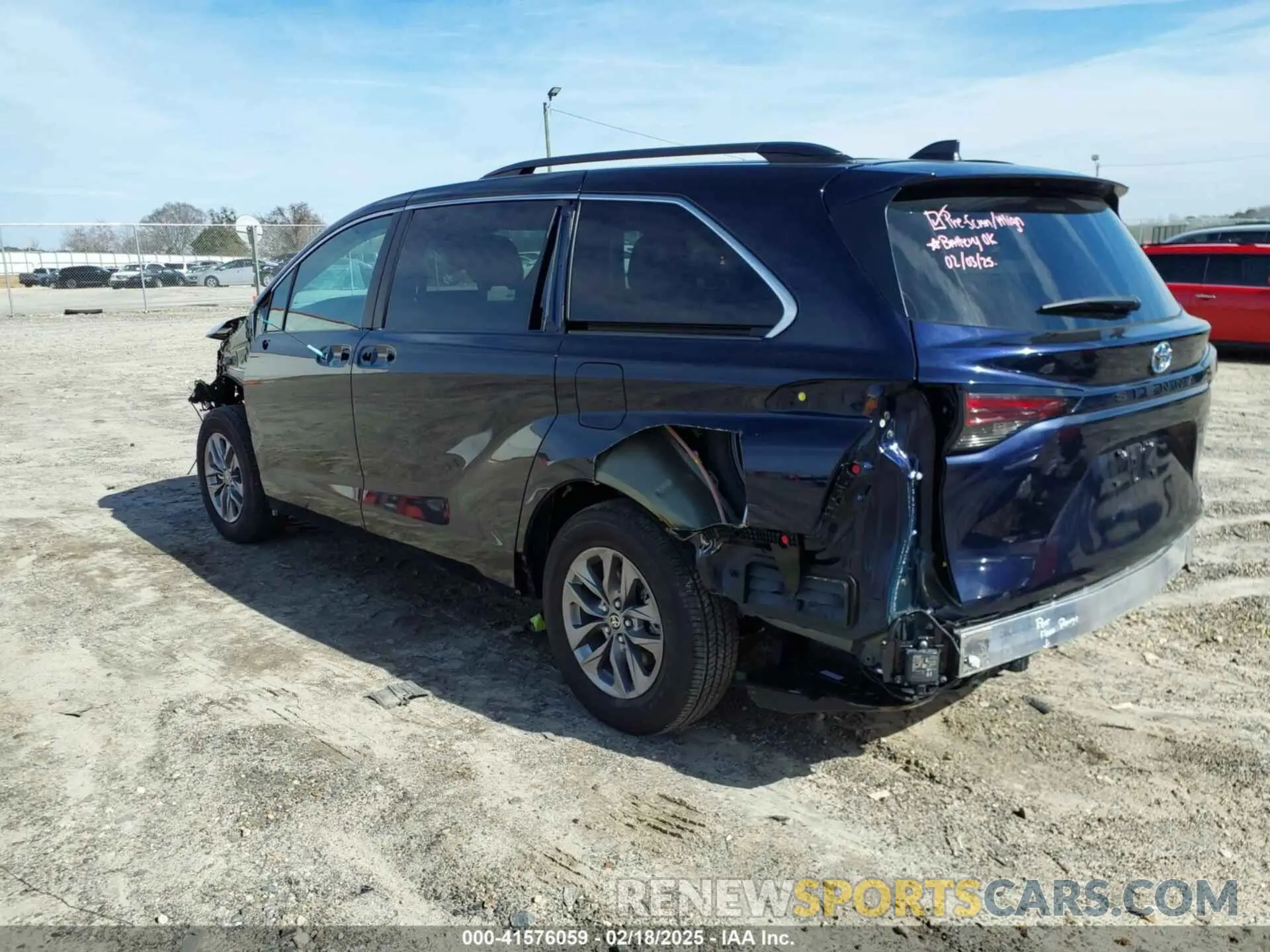 3 fotografías del automóvil dañado 5TDJRKEC0RS220788 TOYOTA SIENNA 2024
