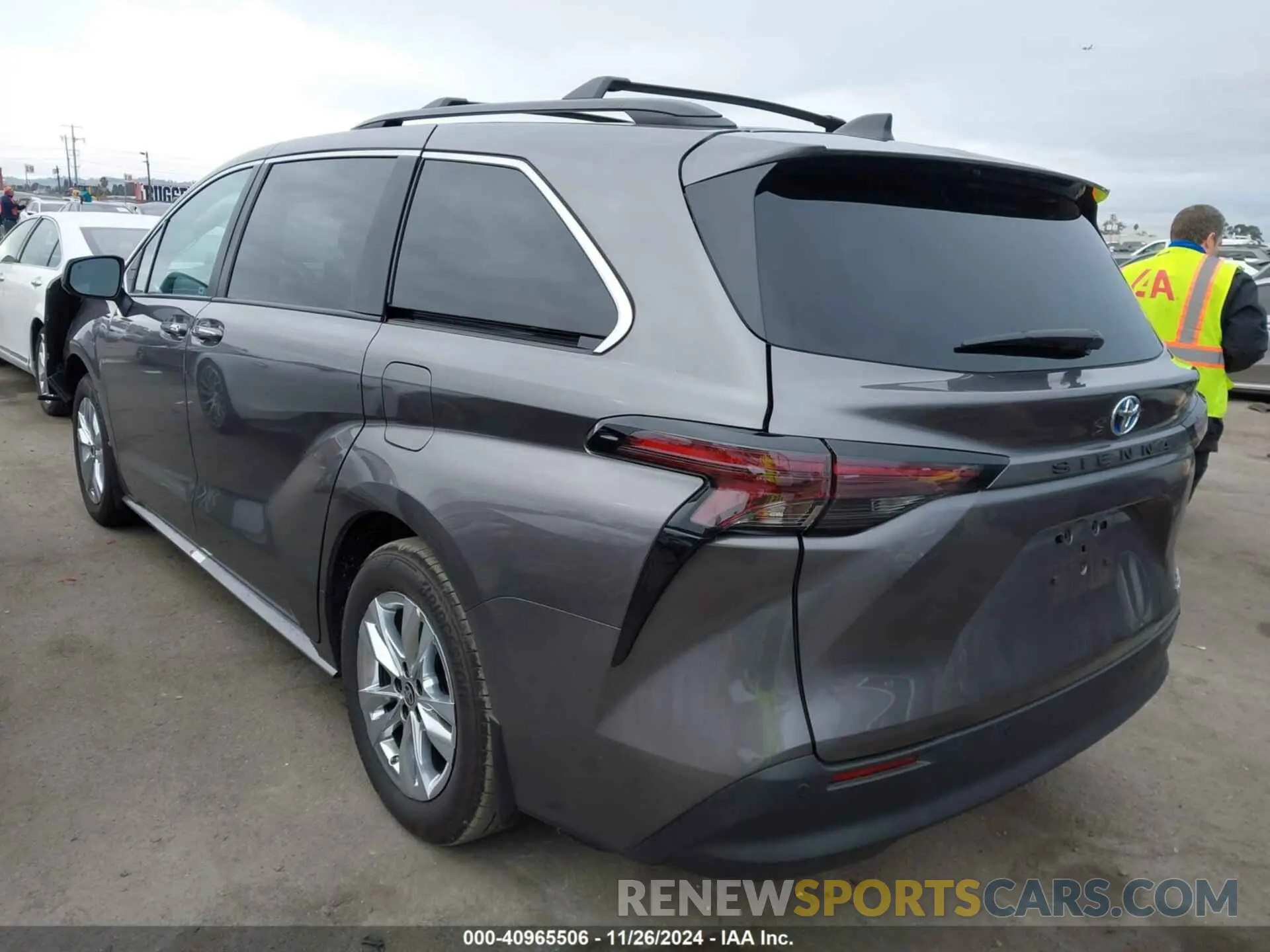 3 fotografías del automóvil dañado 5TDJRKEC1RS214644 TOYOTA SIENNA 2024