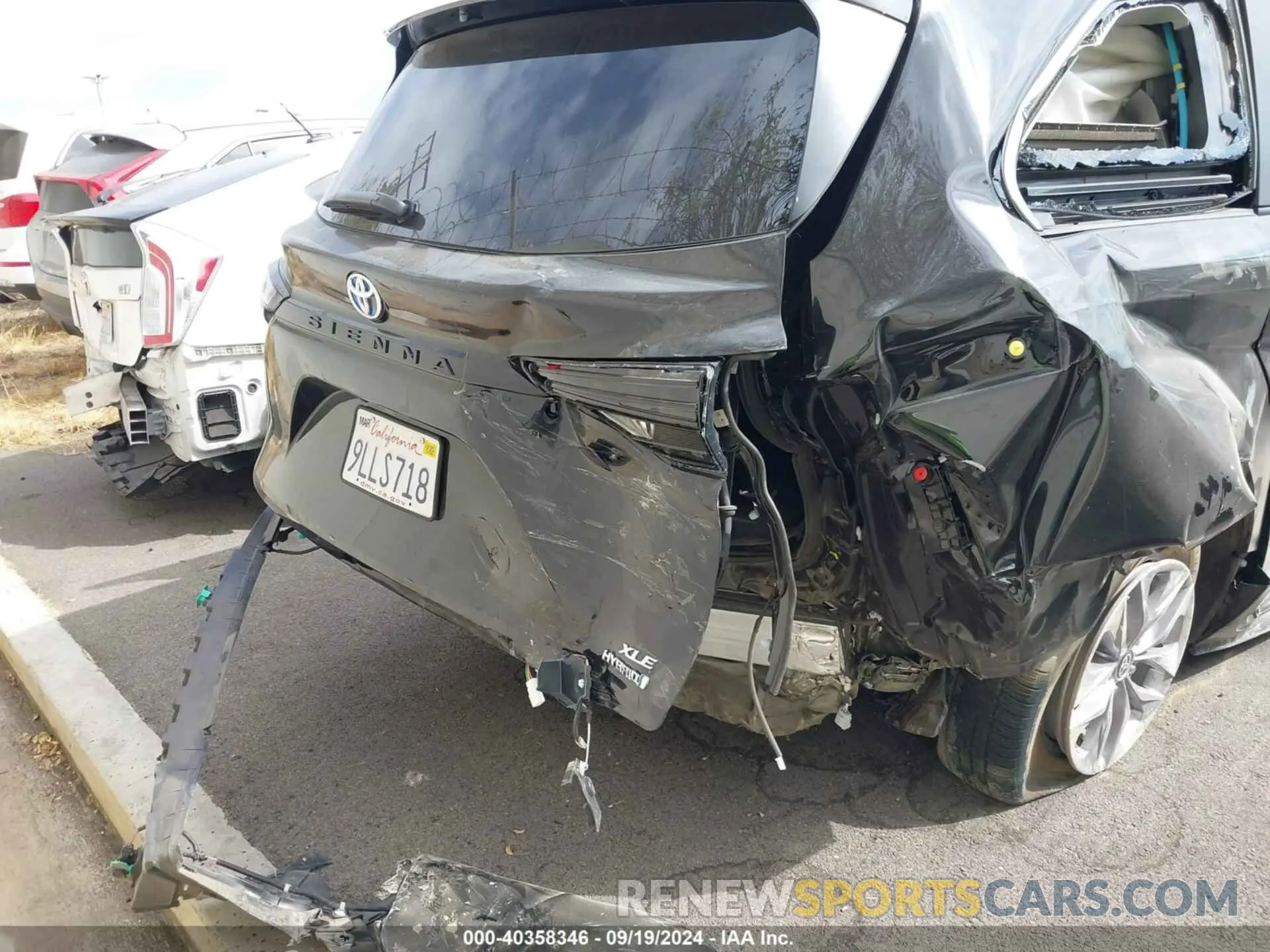 12 fotografías del automóvil dañado 5TDJRKEC6RS197176 TOYOTA SIENNA 2024
