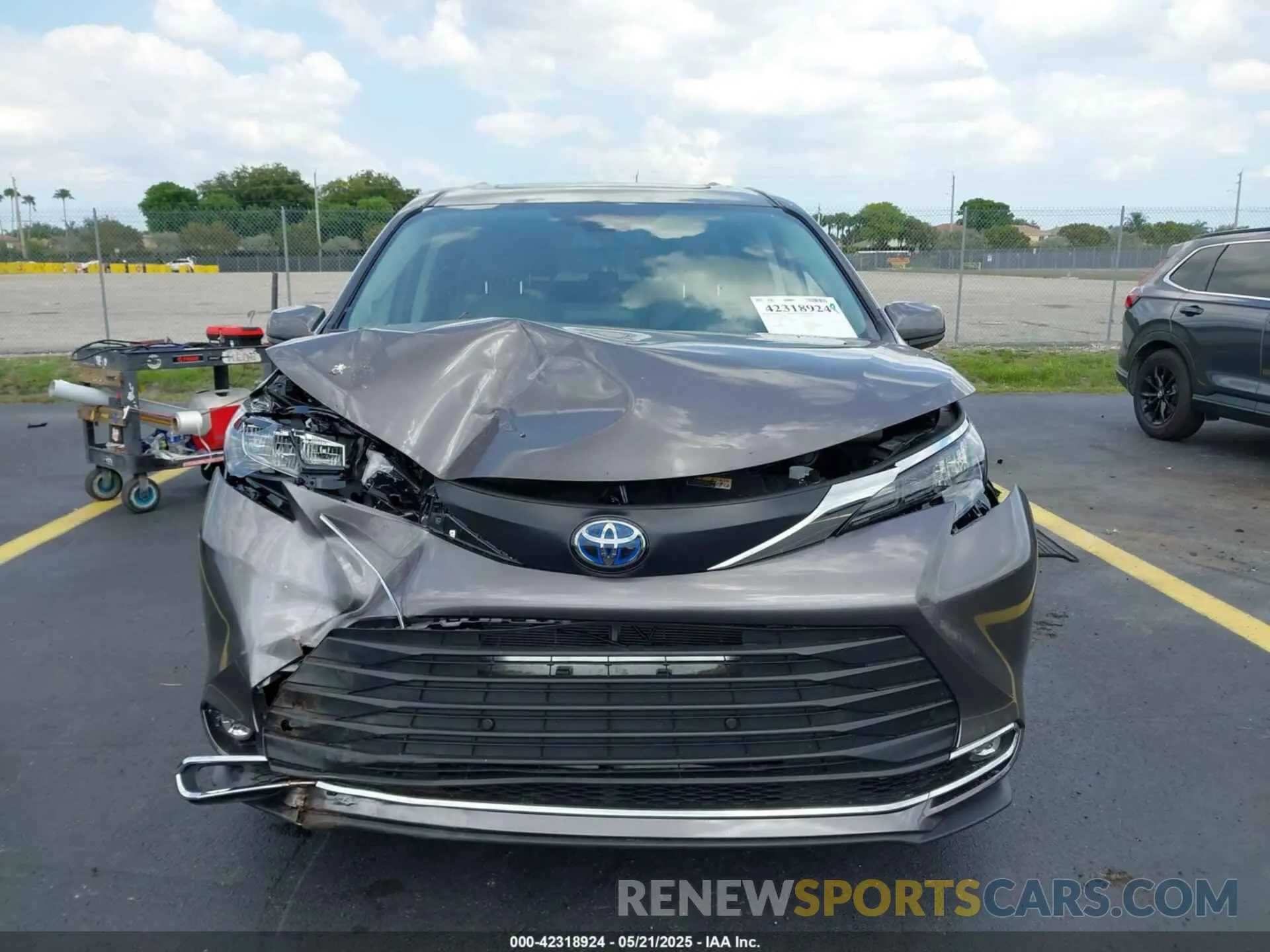 12 fotografías del automóvil dañado 5TDJRKEC7RS219623 TOYOTA SIENNA 2024