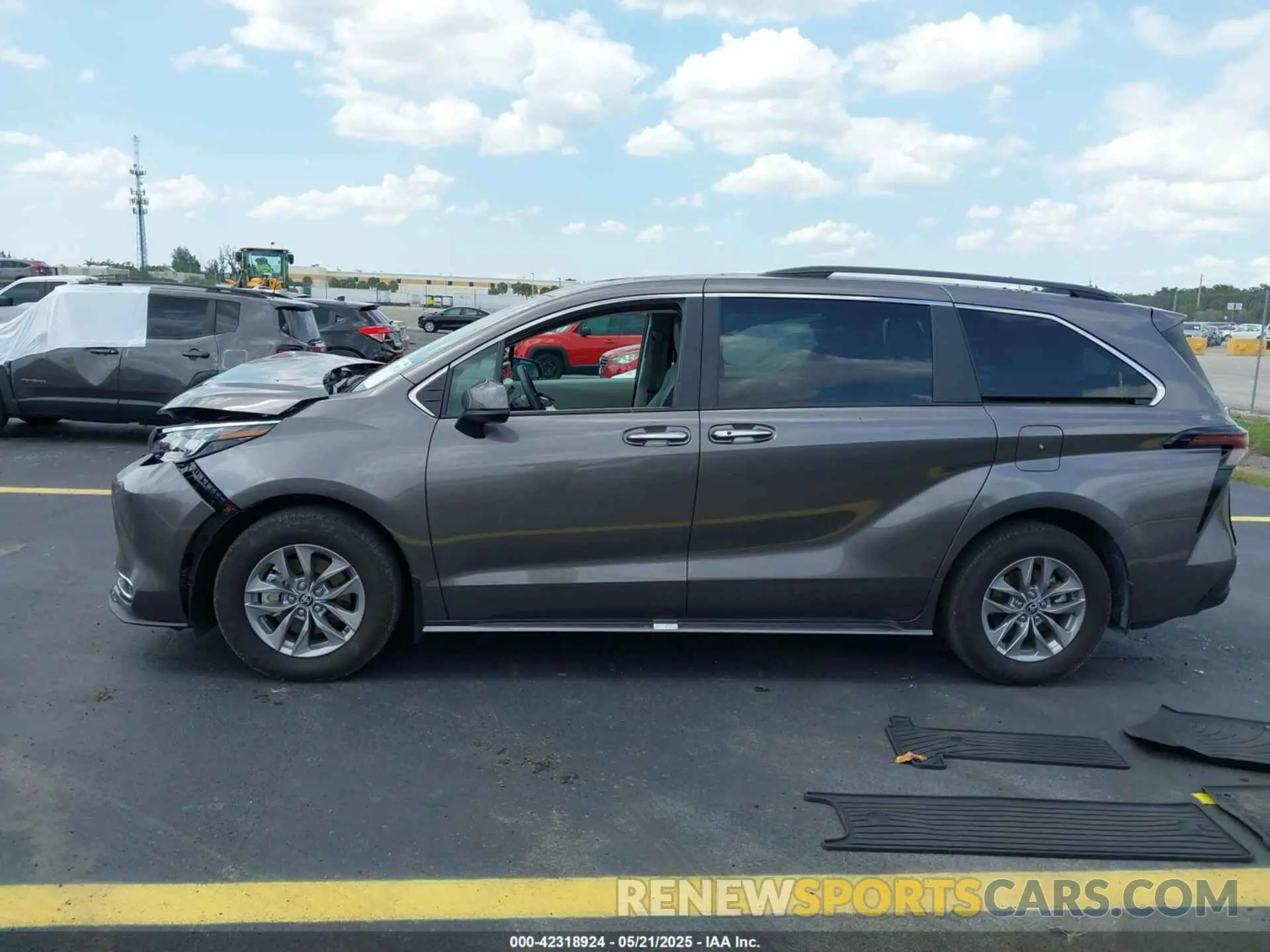 14 fotografías del automóvil dañado 5TDJRKEC7RS219623 TOYOTA SIENNA 2024