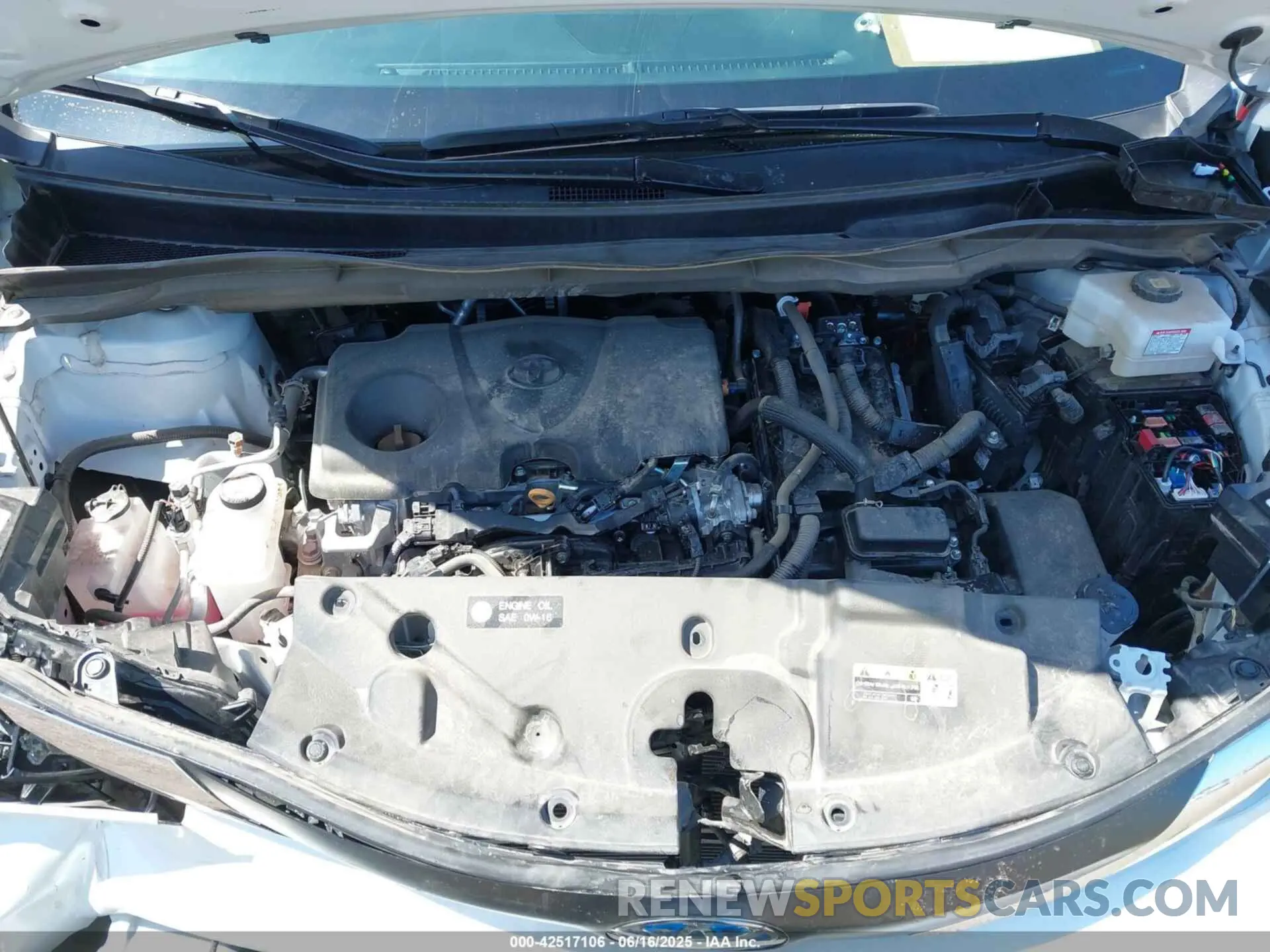 10 fotografías del automóvil dañado 5TDJRKEC8RS220344 TOYOTA SIENNA 2024