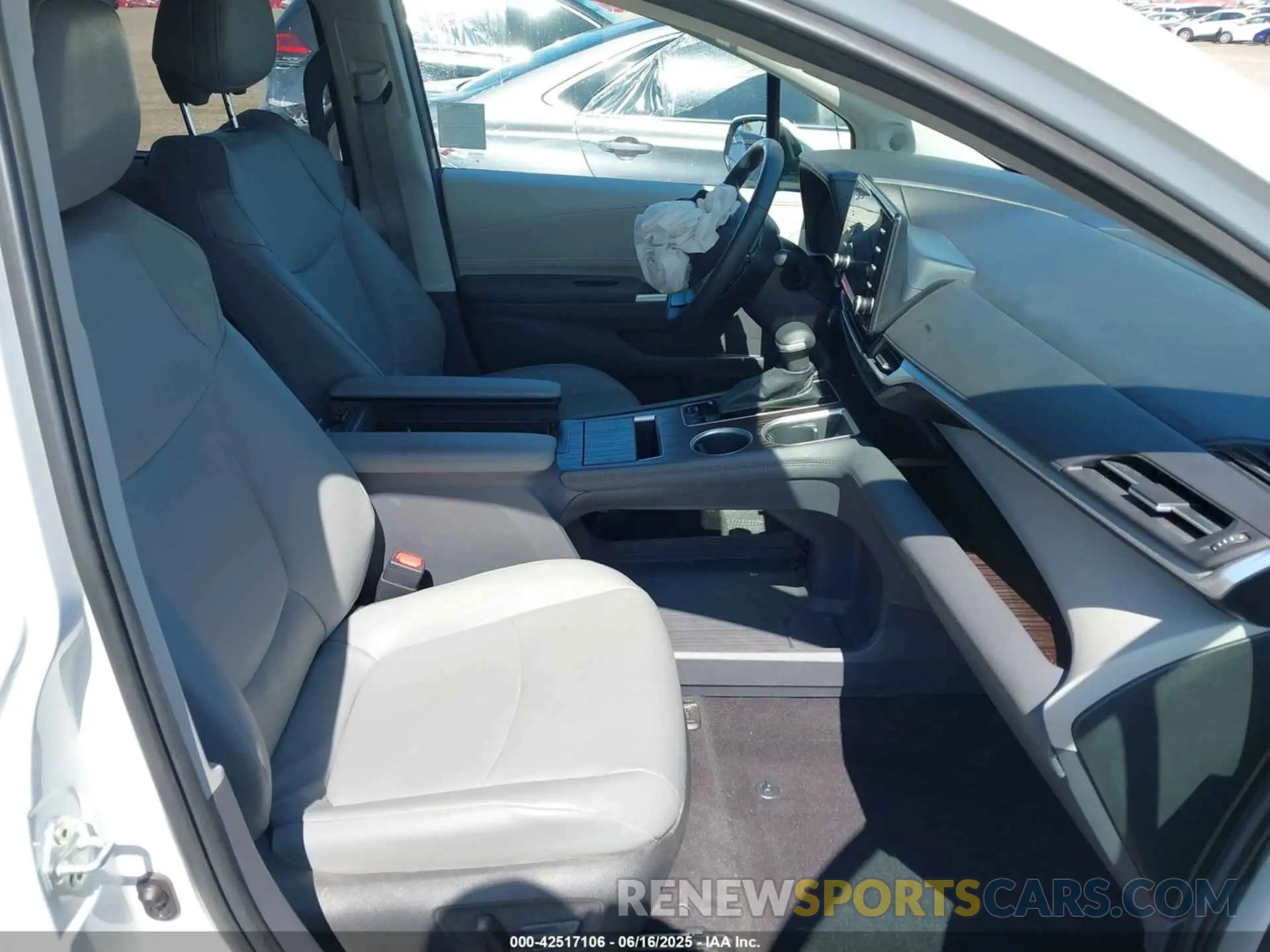 5 fotografías del automóvil dañado 5TDJRKEC8RS220344 TOYOTA SIENNA 2024