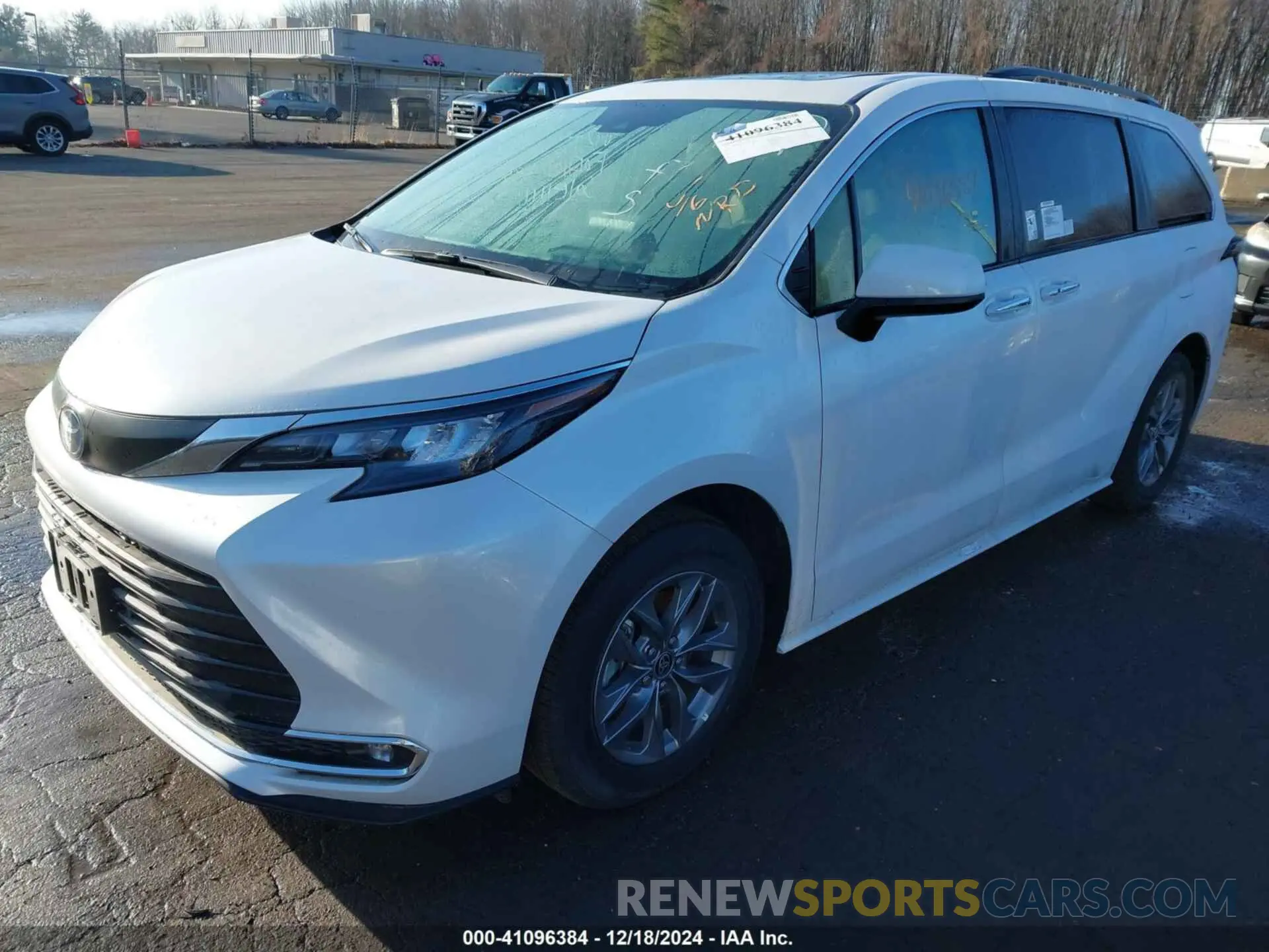 2 fotografías del automóvil dañado 5TDJSKFC2RS134868 TOYOTA SIENNA 2024