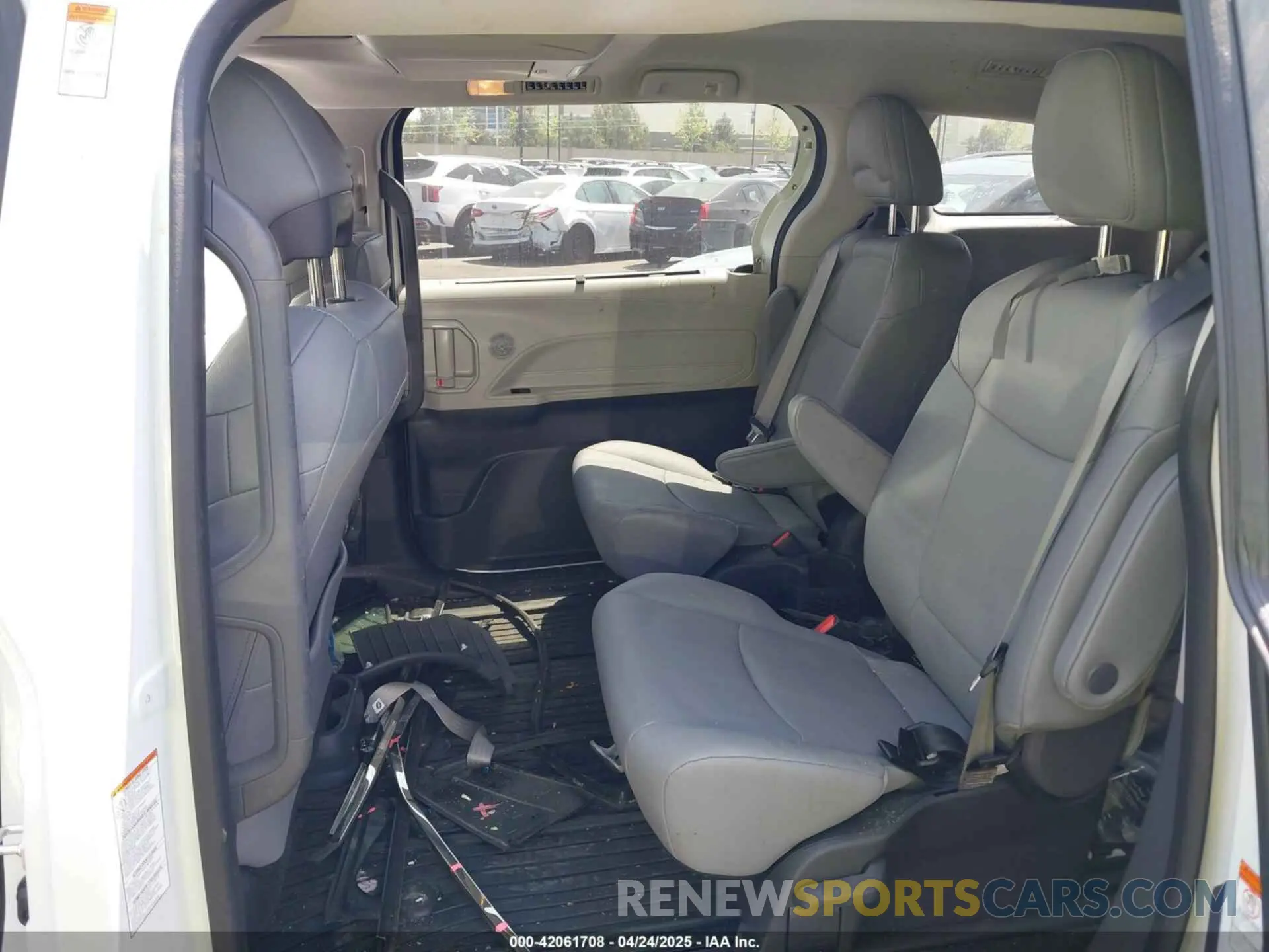 8 fotografías del automóvil dañado 5TDJSKFC9RS111099 TOYOTA SIENNA 2024