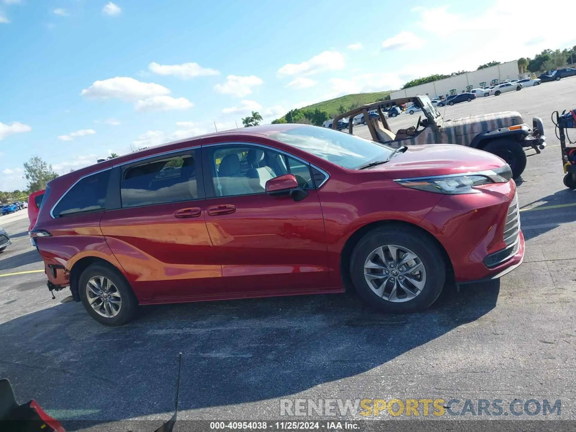 14 fotografías del automóvil dañado 5TDKRKEC0RS188803 TOYOTA SIENNA 2024