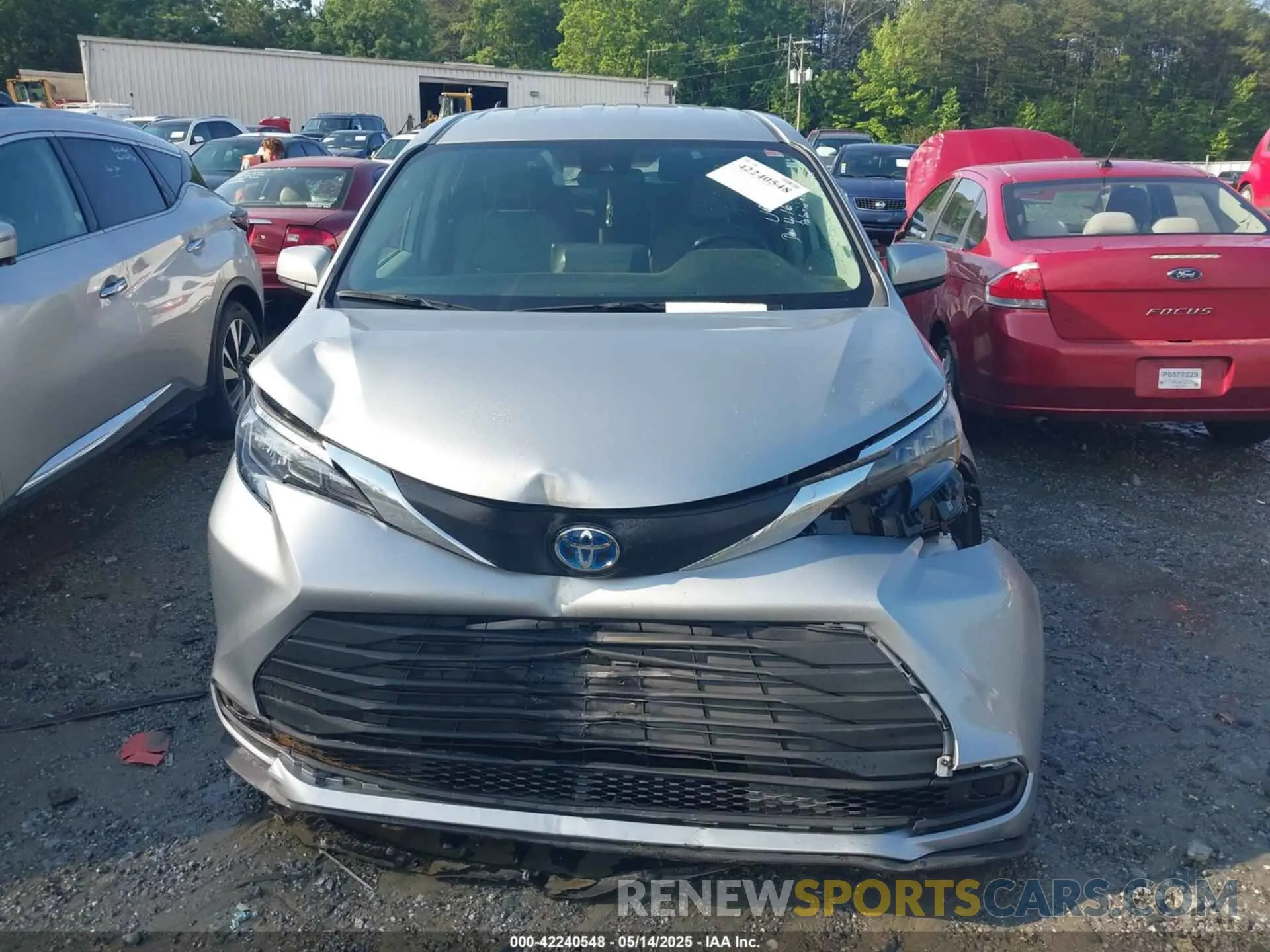 12 fotografías del automóvil dañado 5TDKRKEC0RS203462 TOYOTA SIENNA 2024