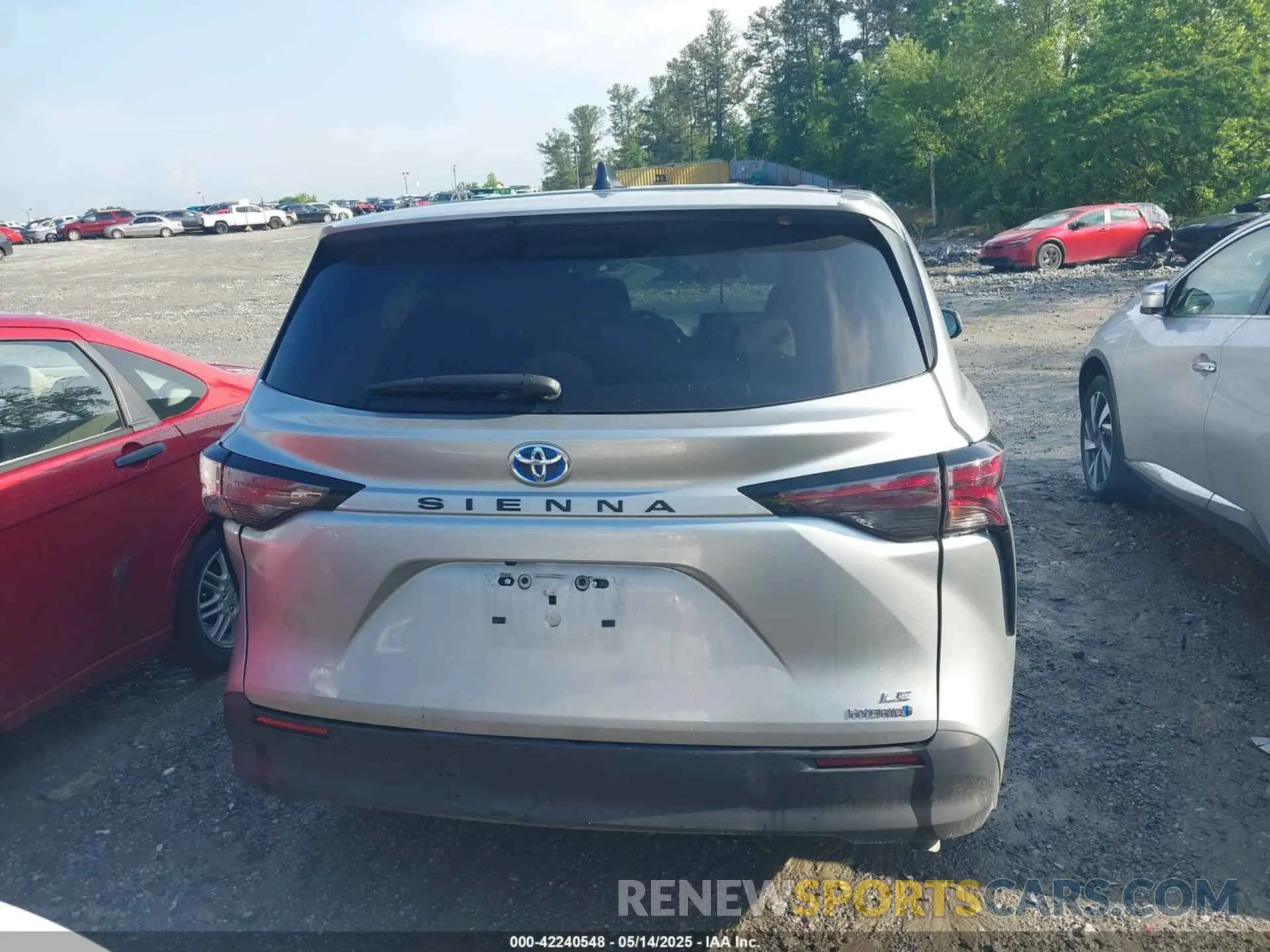 16 fotografías del automóvil dañado 5TDKRKEC0RS203462 TOYOTA SIENNA 2024