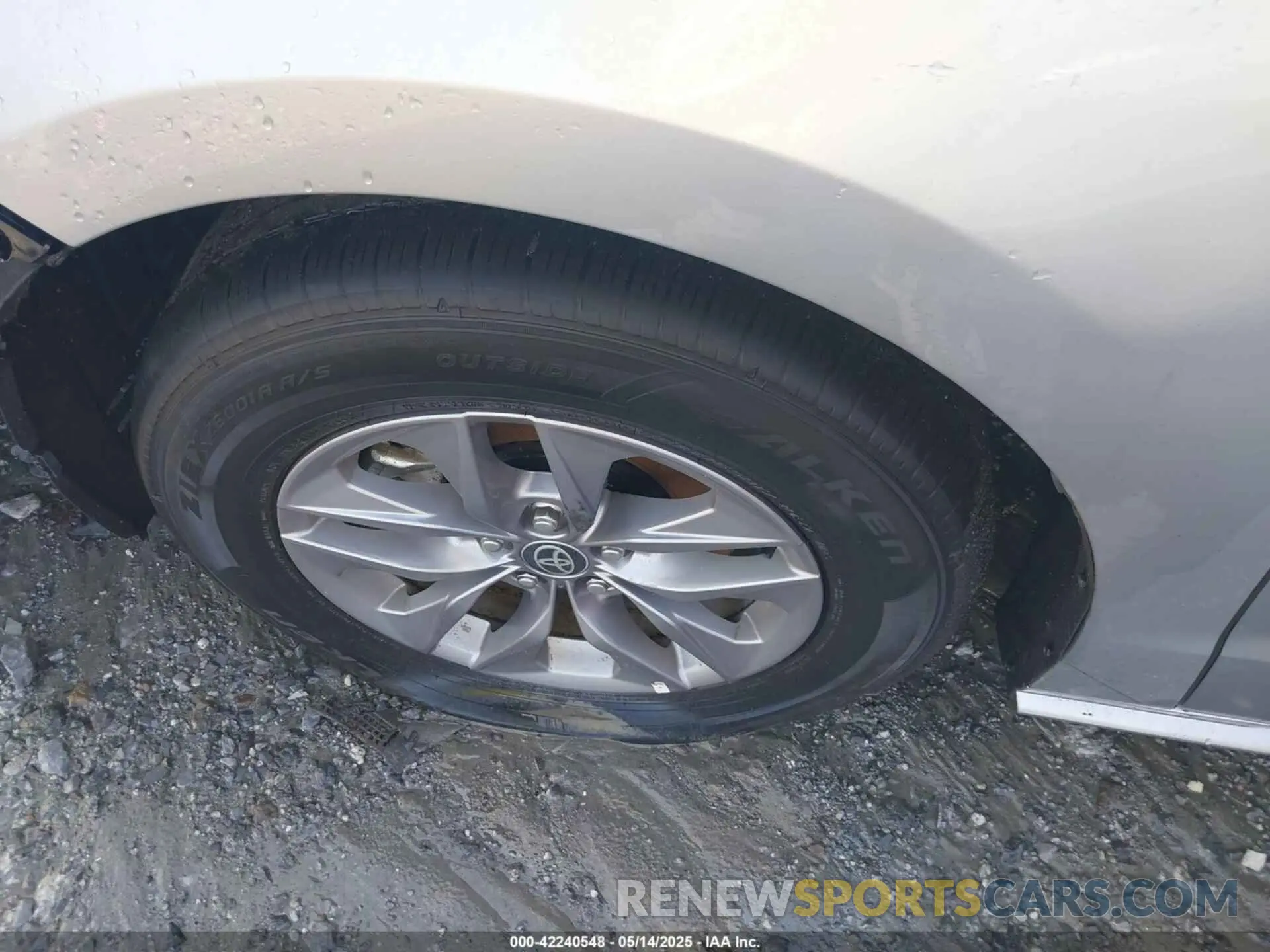 18 fotografías del automóvil dañado 5TDKRKEC0RS203462 TOYOTA SIENNA 2024