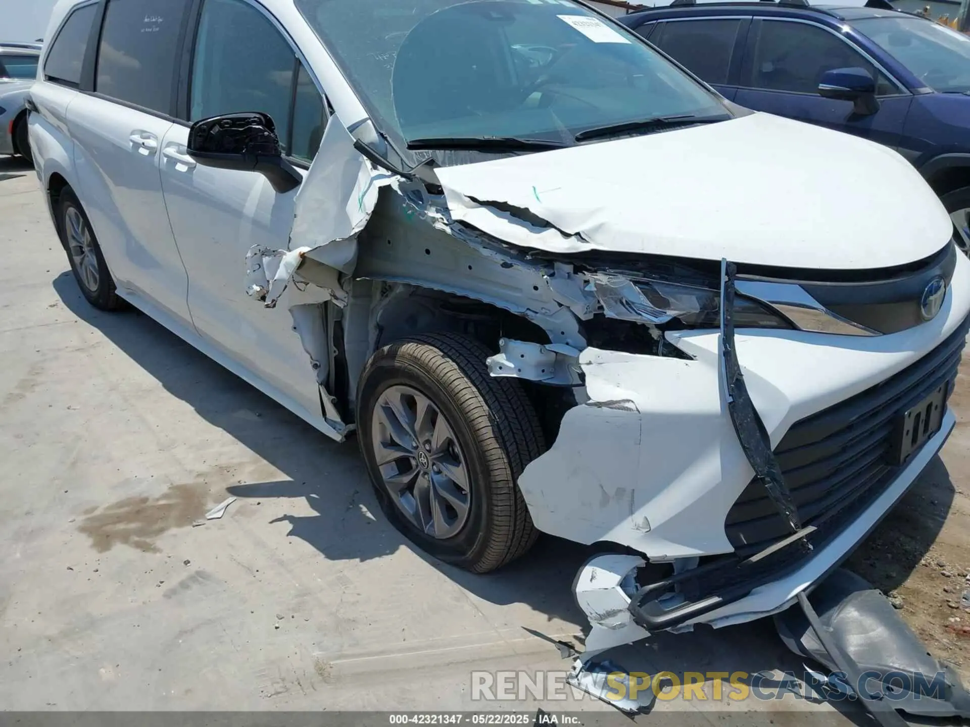 6 fotografías del automóvil dañado 5TDKRKEC0RS213442 TOYOTA SIENNA 2024