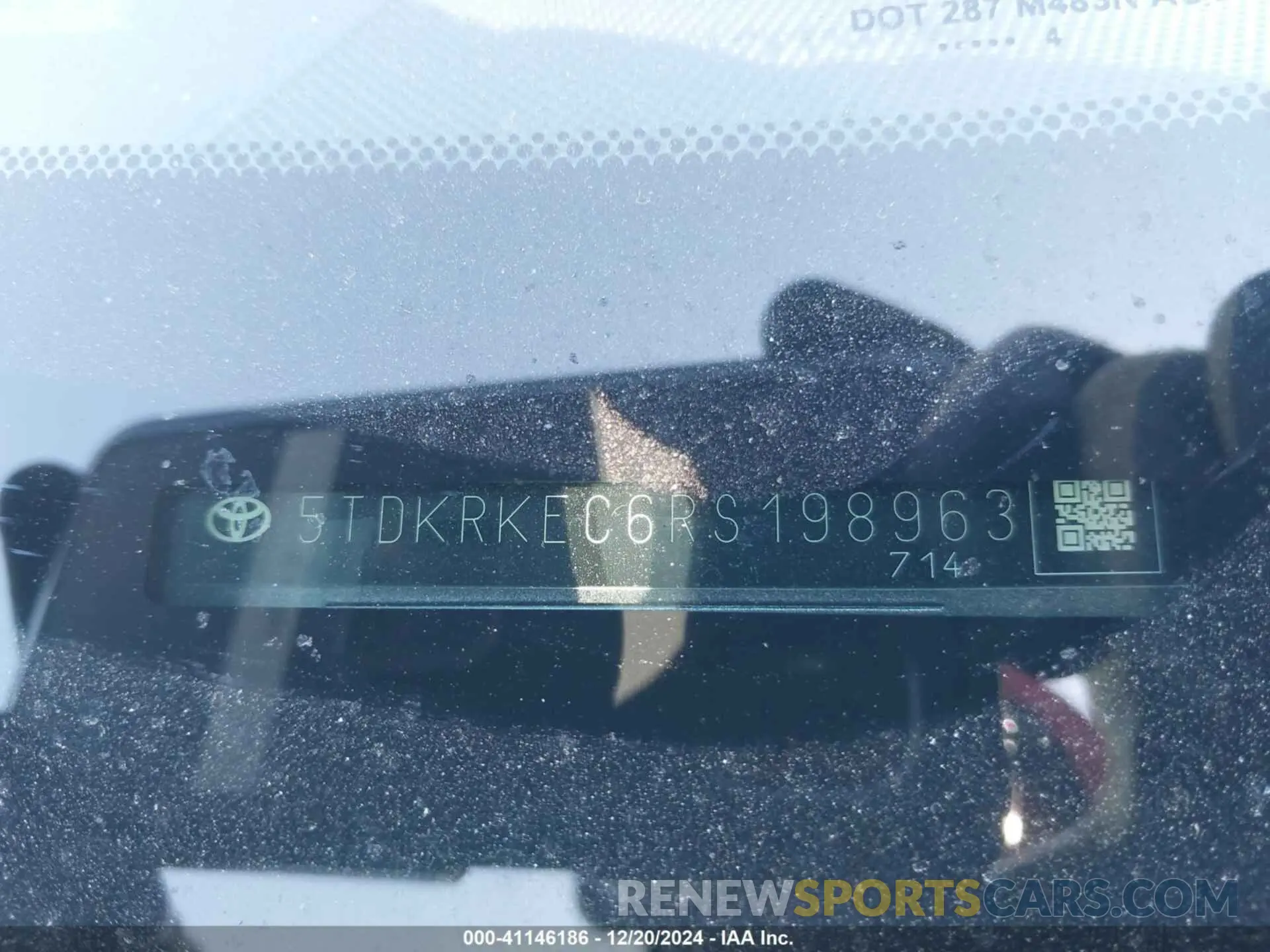 9 fotografías del automóvil dañado 5TDKRKEC6RS198963 TOYOTA SIENNA 2024